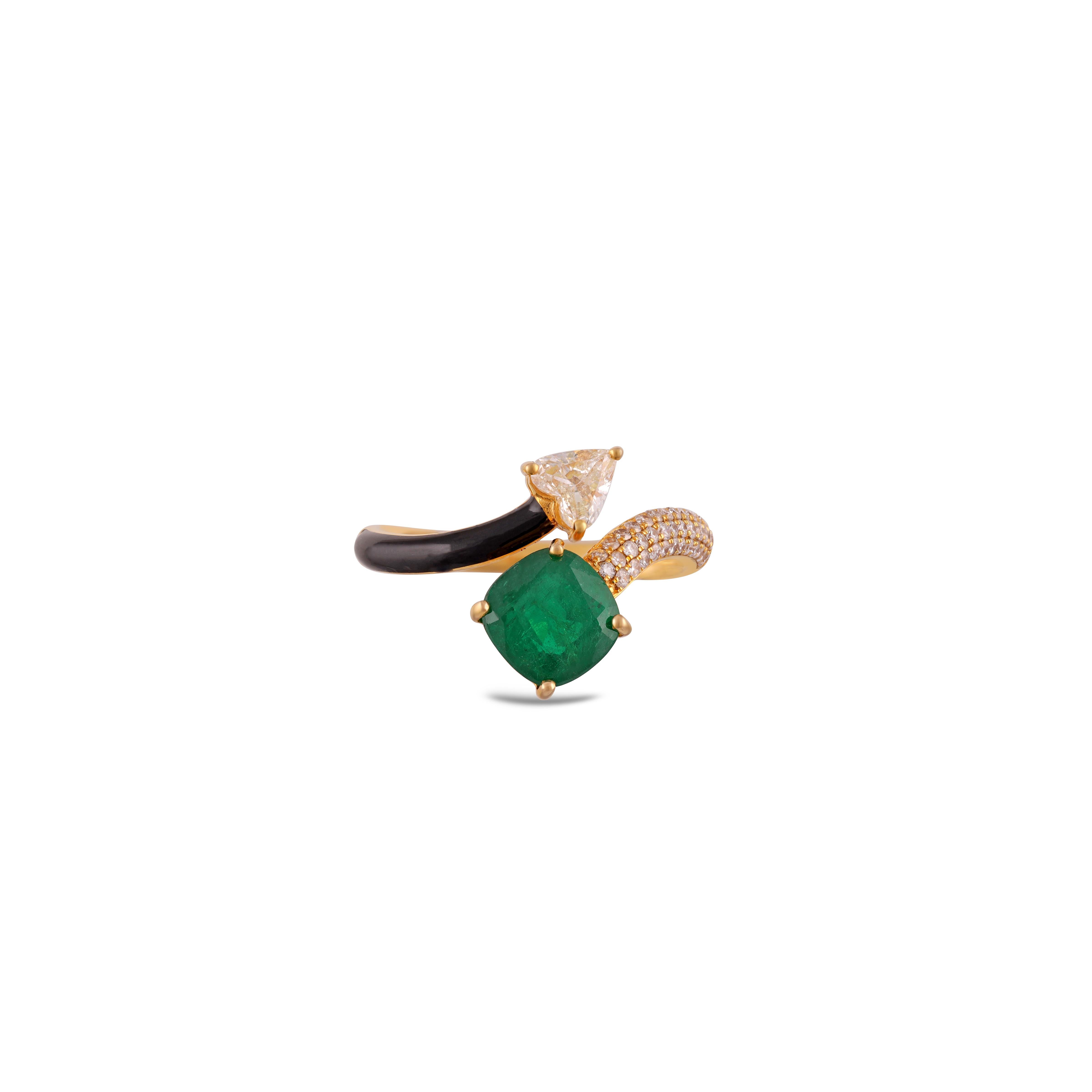 1,45 Karat klar sambischen Smaragd & Diamant-Ring mit Emaille & 18K Gold mit 1 Stück von  Smaragd aus Sambia, Gewicht 1,45 Karat, umgeben von Diamanten, Gewicht 0,48 Karat, der gesamte Ring ist in 18 Karat eingefasst.  Gold.


 Die Ringgröße kann je