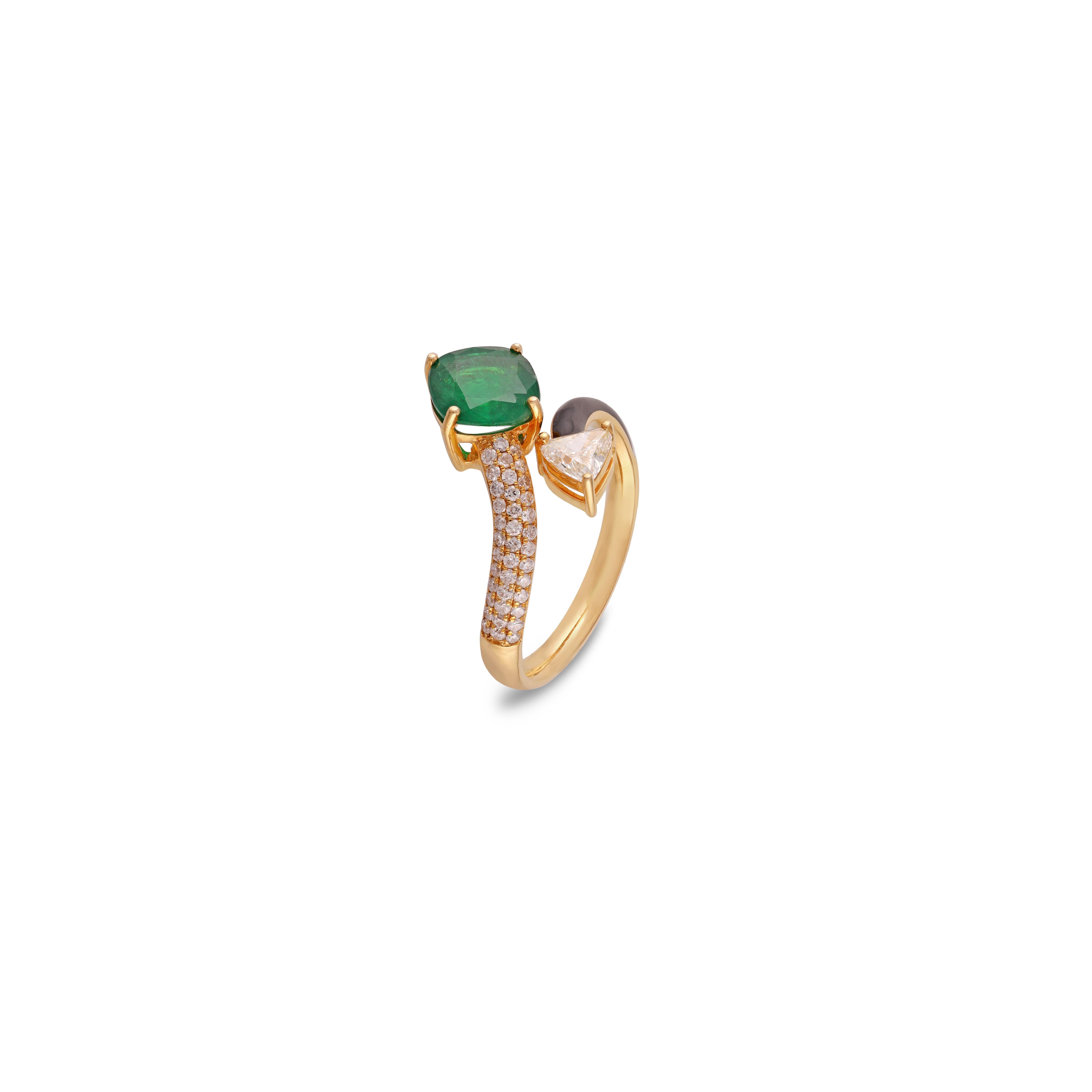 Mixed Cut 1.45 Carat Clear Zambian Emerald & Diamond Ring with Enamel & 18K Gold For Sale