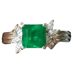 Bague de style ancien en platine 900 avec émeraude colombienne et diamants de 1,45 carat