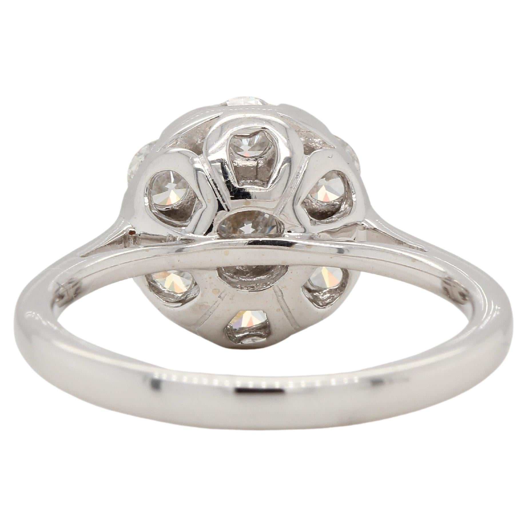 1.45 Carat Diamond Engagement Ring in 18 Karat Gold For Sale 2