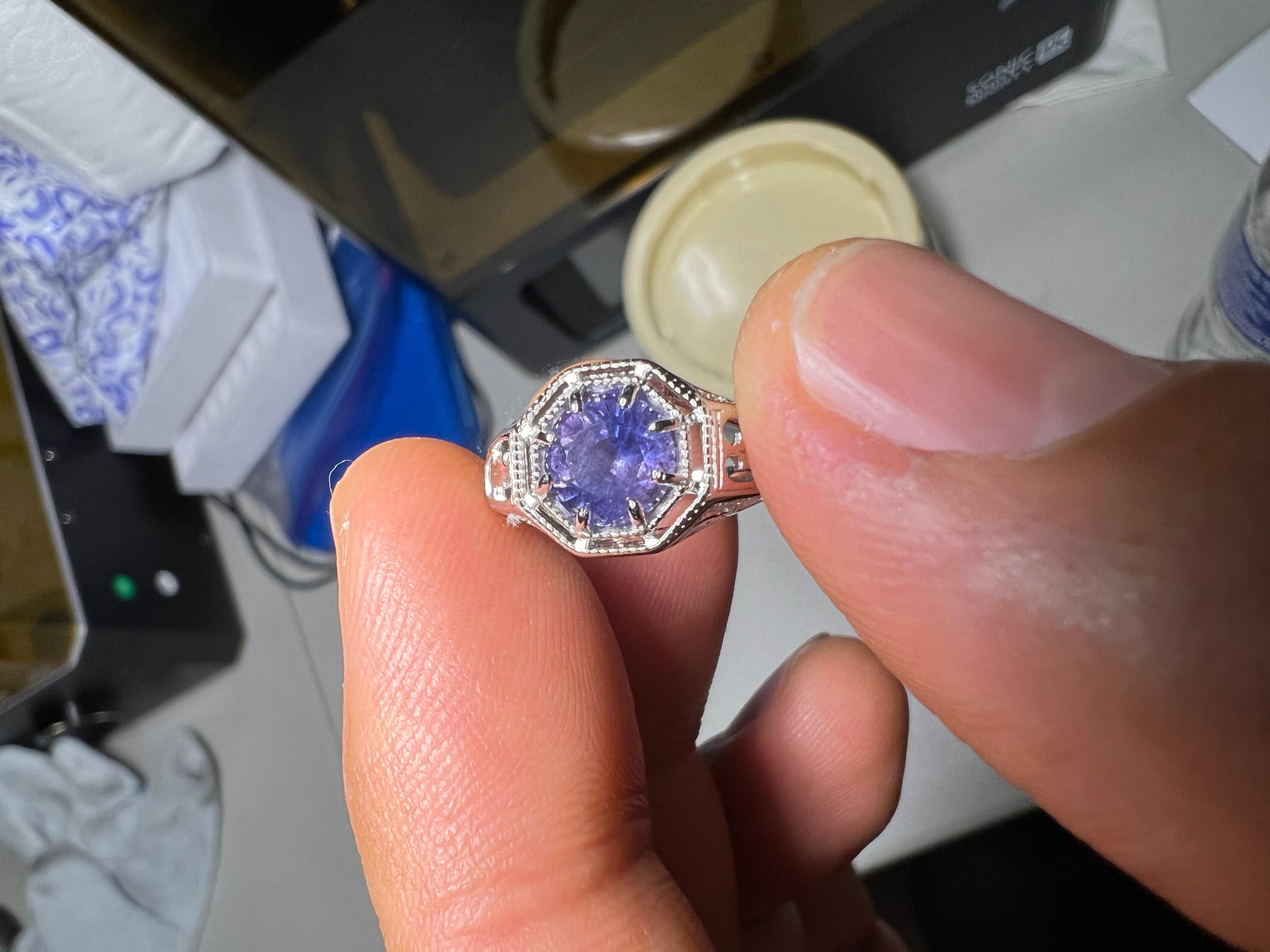 1,45 Karat Mehrfarbiger, lila, violetter Kaschmir-Saphir, unerhitzt und unbehandelt im Angebot 1
