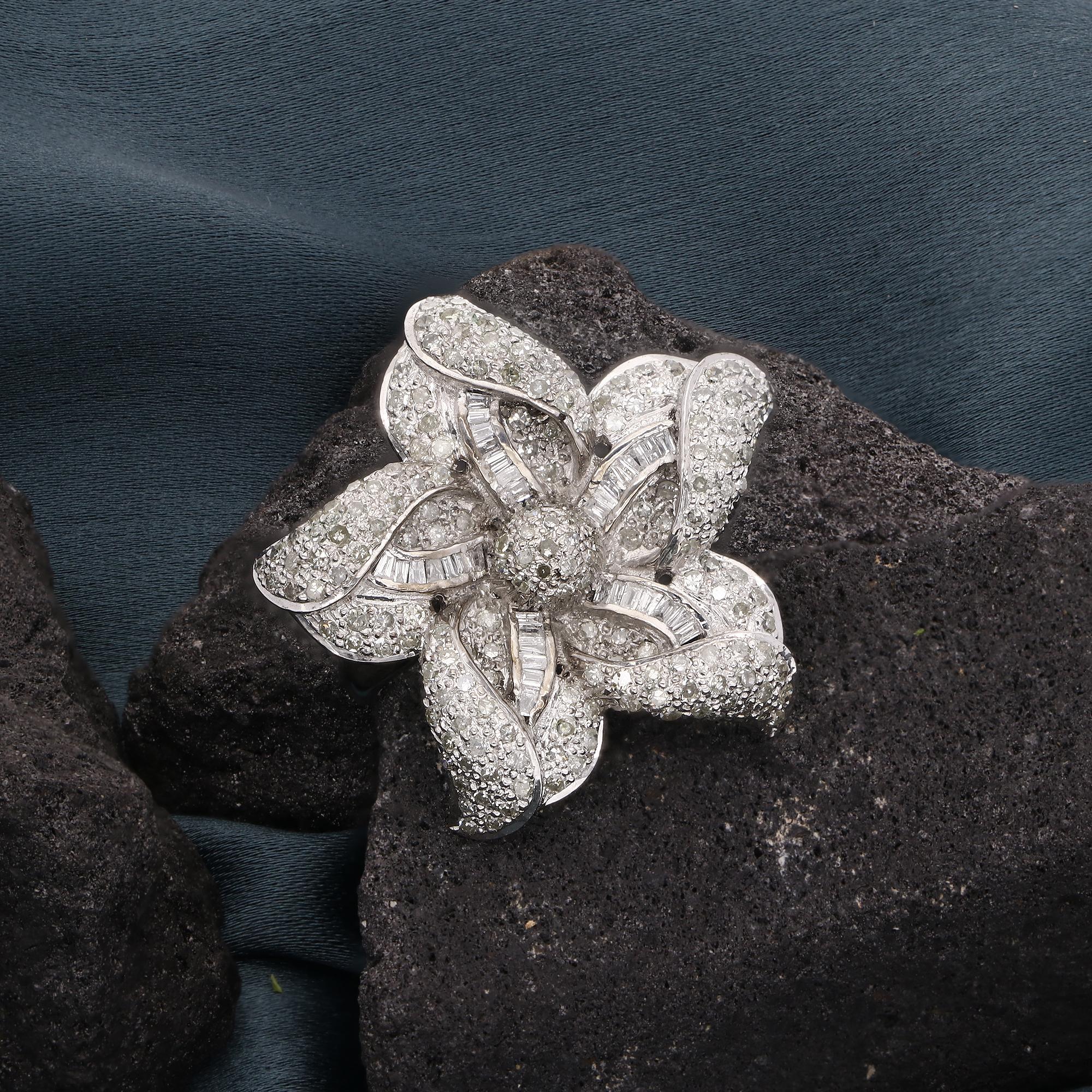 Taille baguette Bague avec fleur en diamant baguette naturel de 1,45 carat, argent et pavé pour femme