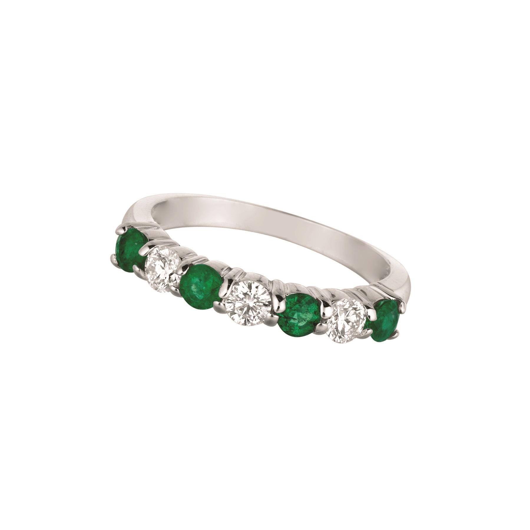 1,45 Karat natürlicher Diamant und Smaragd 7-Stein-Ringband 14 Karat Weißgold (Zeitgenössisch) im Angebot