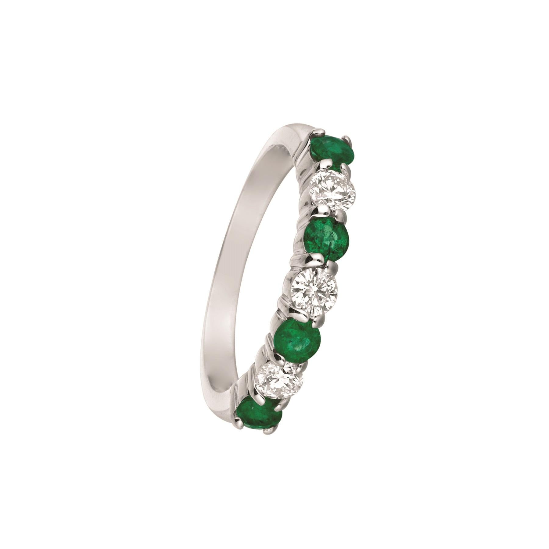 1,45 Karat natürlicher Diamant und Smaragd 7-Stein-Ringband 14 Karat Weißgold (Smaragdschliff) im Angebot