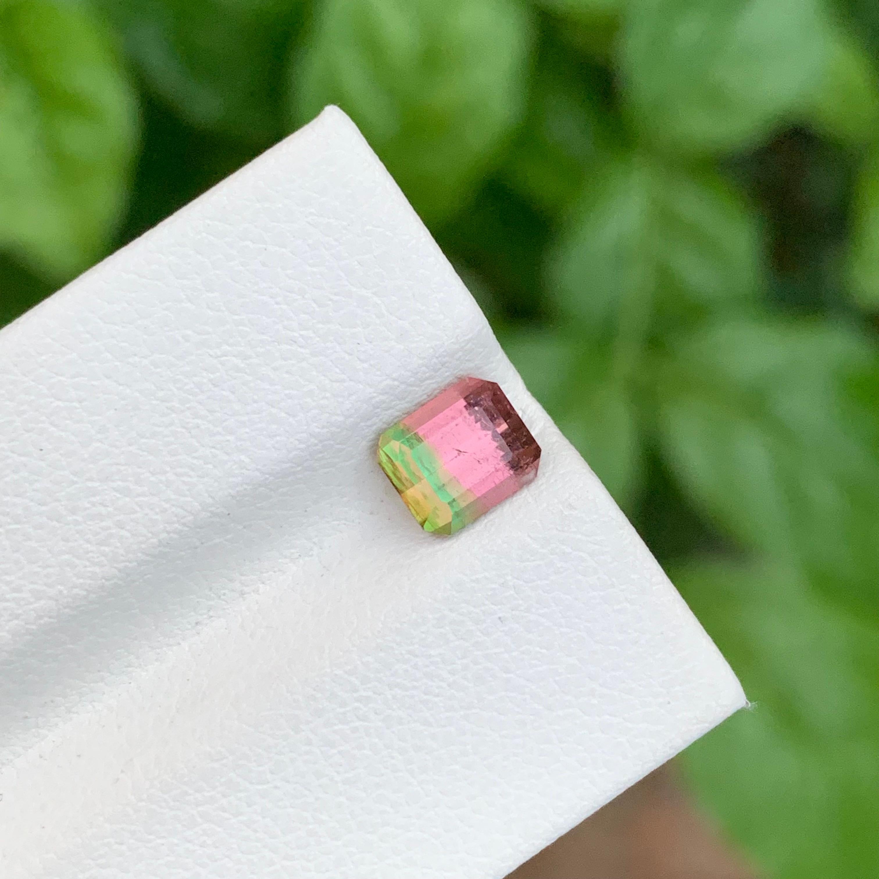 1.45 Karat natürlicher loser, mehrfarbiger Turmalin in Smaragdform für Ring (Arts and Crafts) im Angebot
