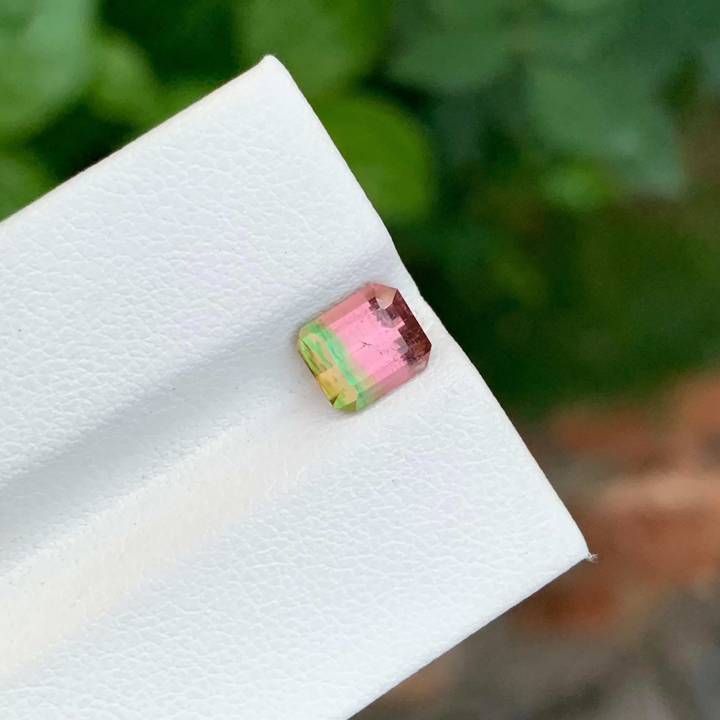 1.45 Karat natürlicher loser, mehrfarbiger Turmalin in Smaragdform für Ring für Damen oder Herren im Angebot