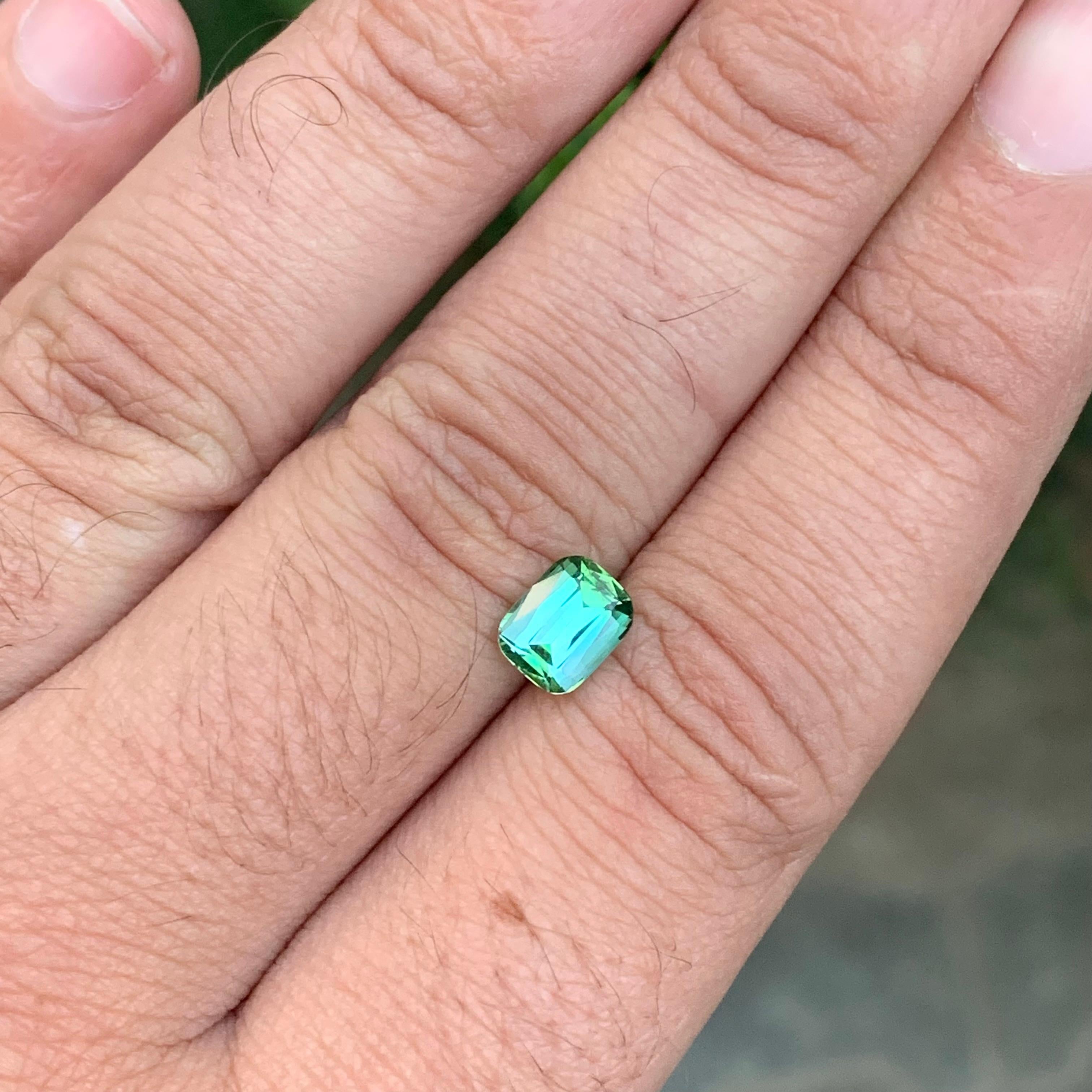 1.45 carati di tormalina blu verde sciolta naturale a forma di cuscino in vendita 4