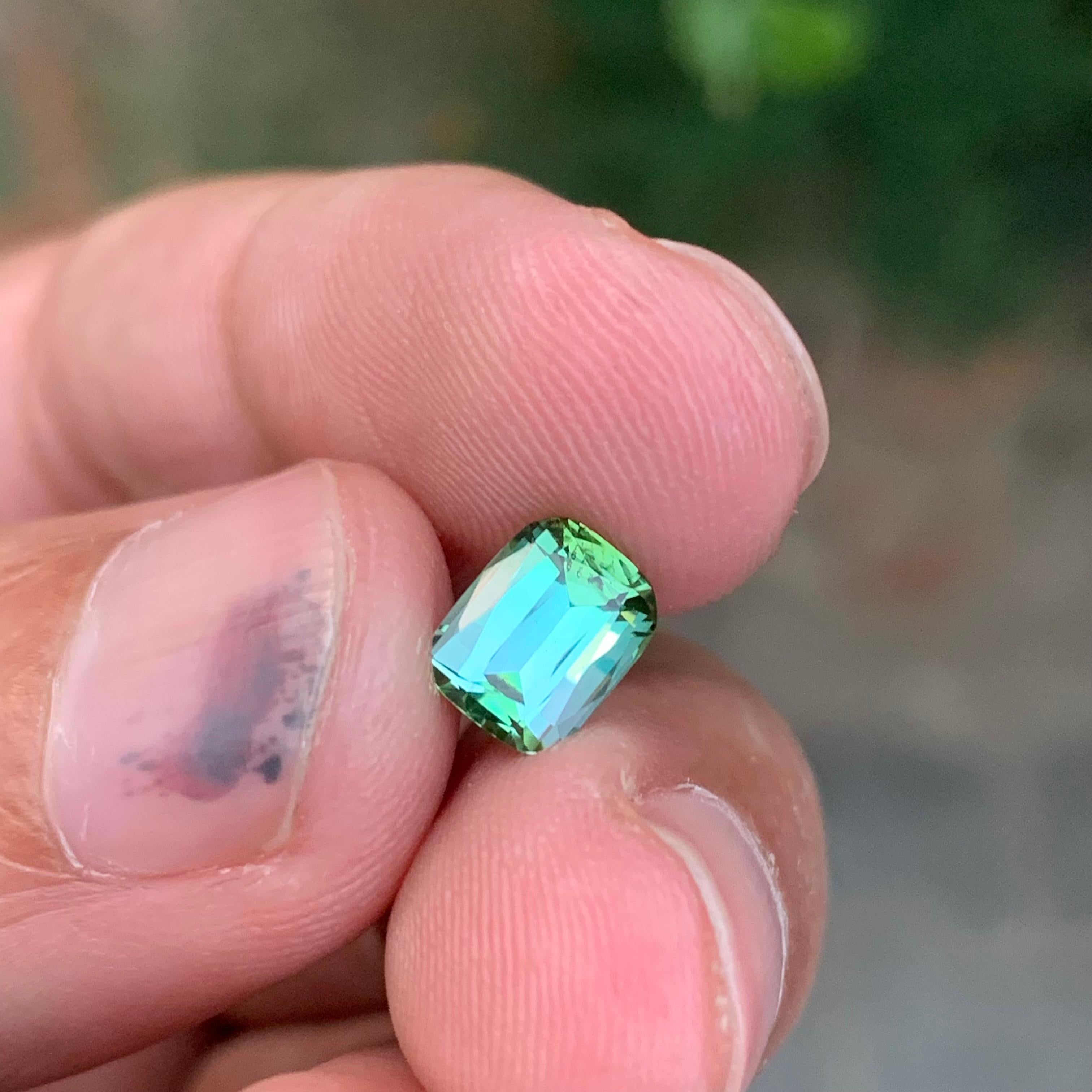 1.45 carati di tormalina blu verde sciolta naturale a forma di cuscino in vendita 1