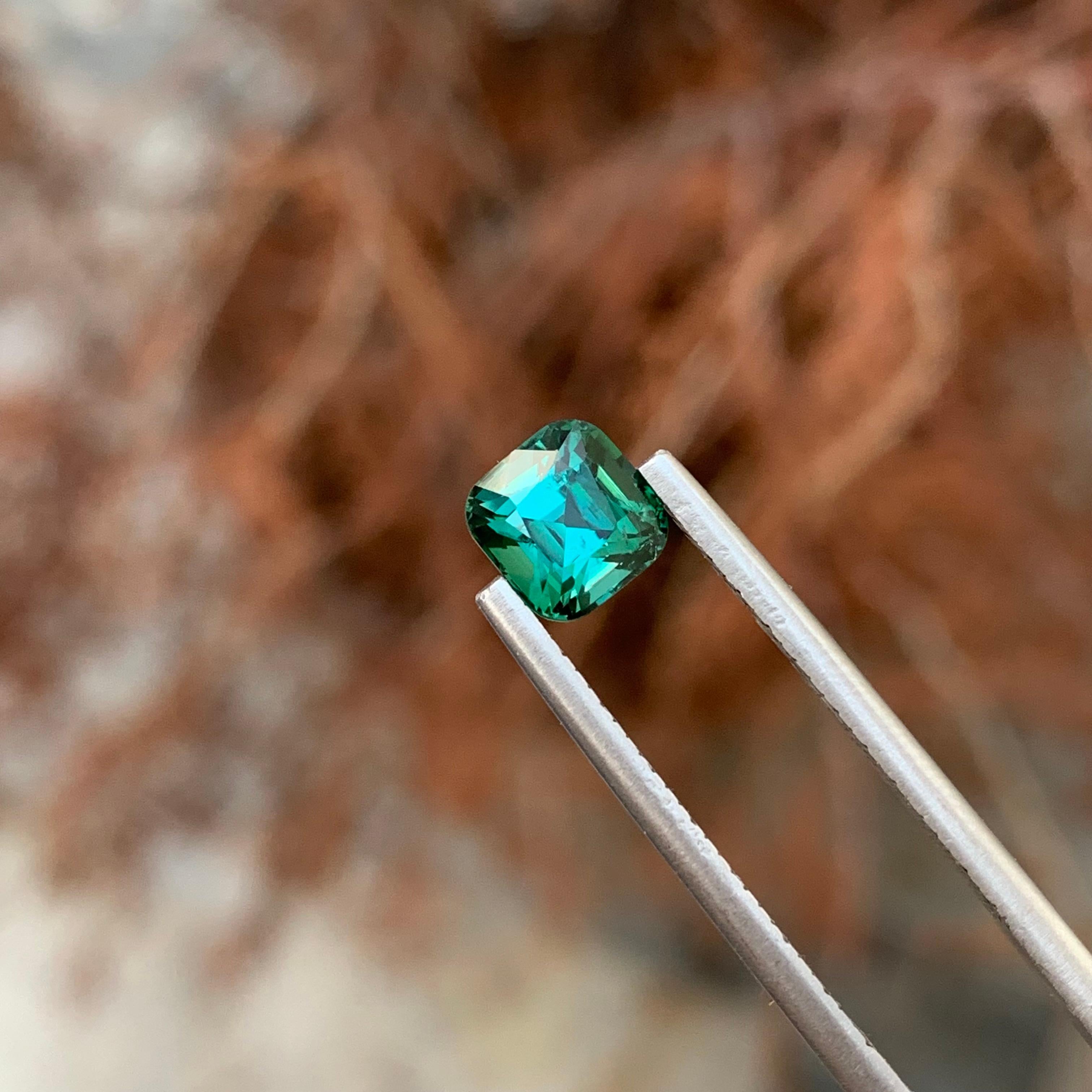 Femenino o masculino Gema natural suelta de turmalina verde azul de 1.45 quilates en forma de cojín en venta