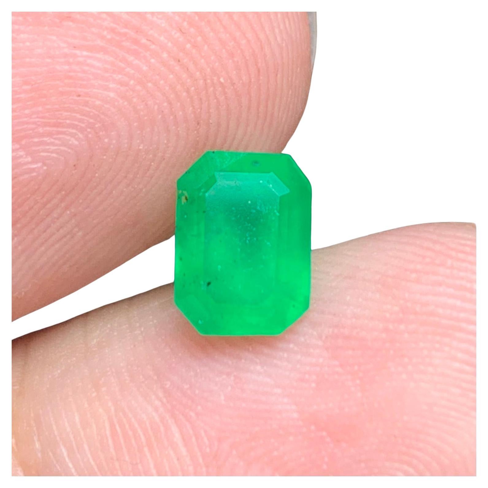 1.45 Carat Natural Loose Emerald Gem From Swat, Pakistan For Sale