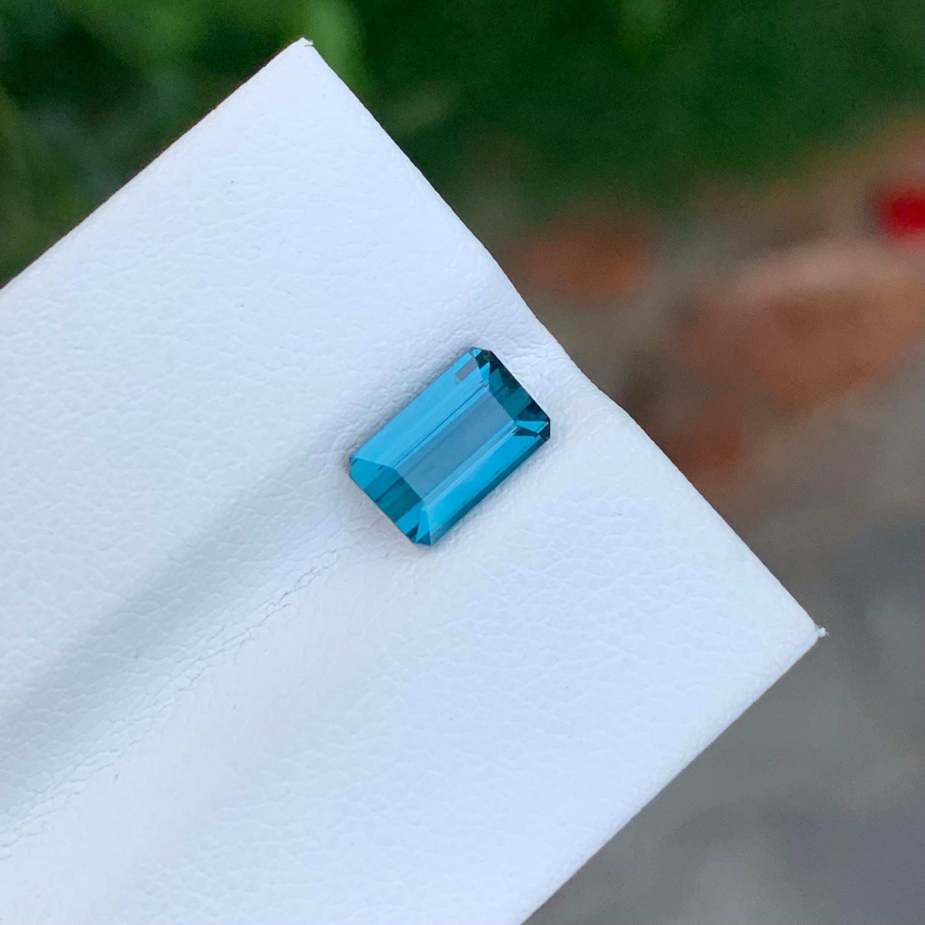 1,45 Karat natürlicher loser Indicolith Turmalin Smaragd Form Edelstein für Ring für Damen oder Herren im Angebot