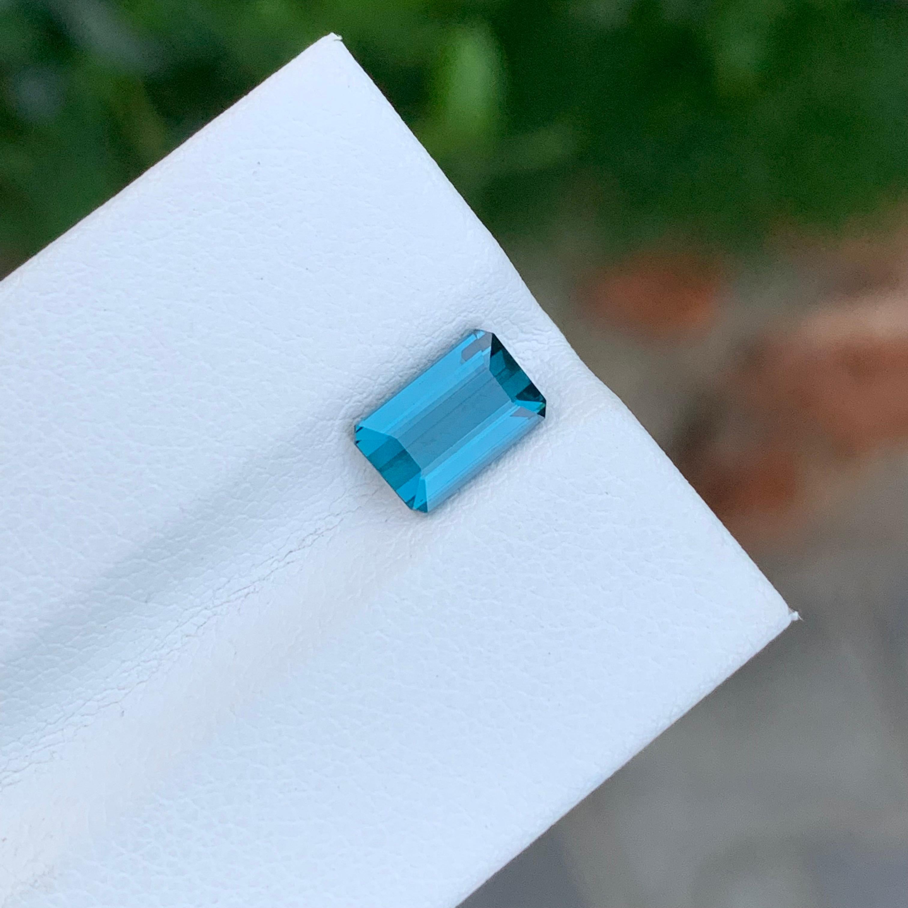 1,45 Karat natürlicher loser Indicolith Turmalin Smaragd Form Edelstein für Ring im Angebot 1