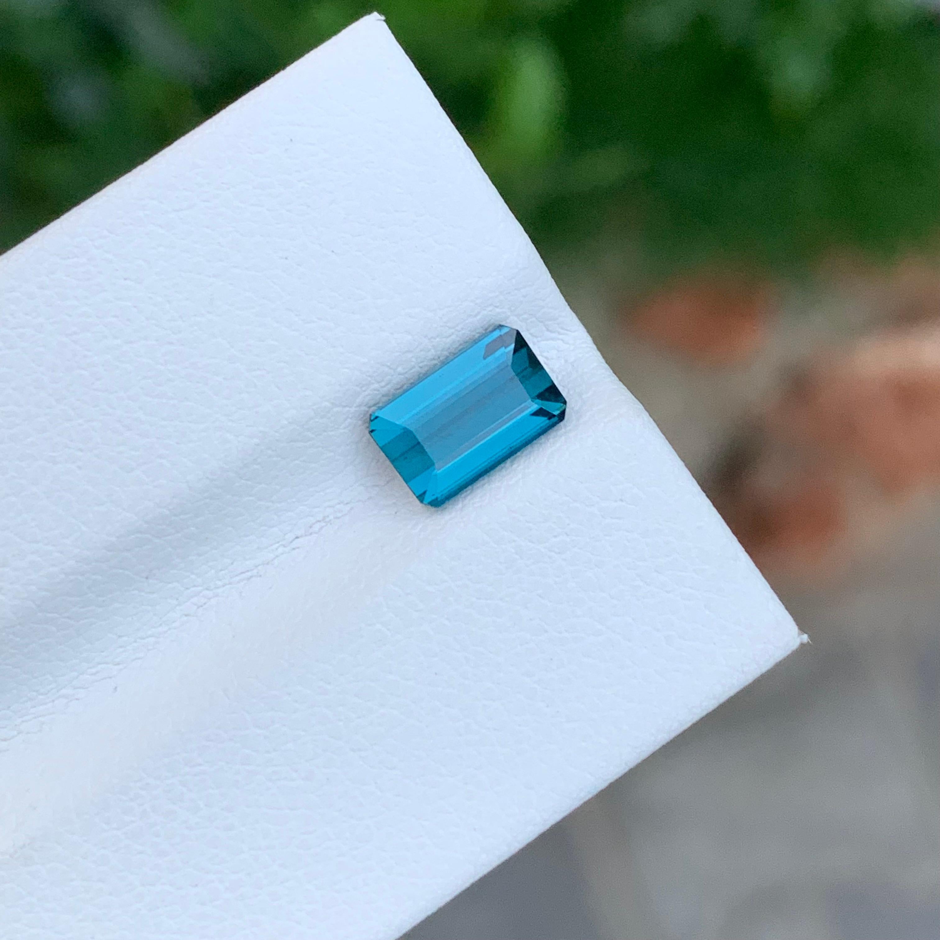 1,45 Karat natürlicher loser Indicolith Turmalin Smaragd Form Edelstein für Ring im Angebot 3