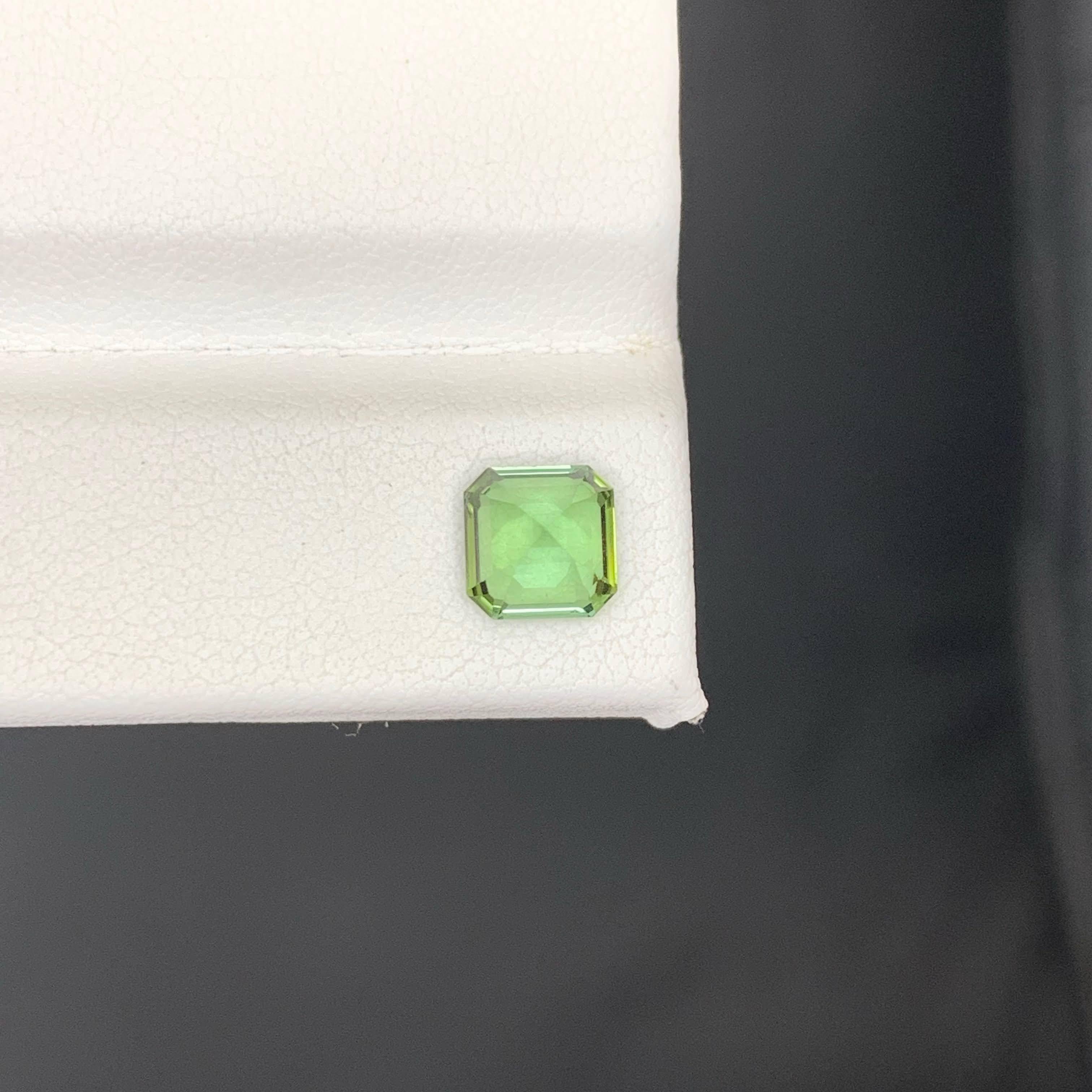 Gema afgana suelta de turmalina verde clara natural de 1,45 quilates, talla Asscher en venta 2
