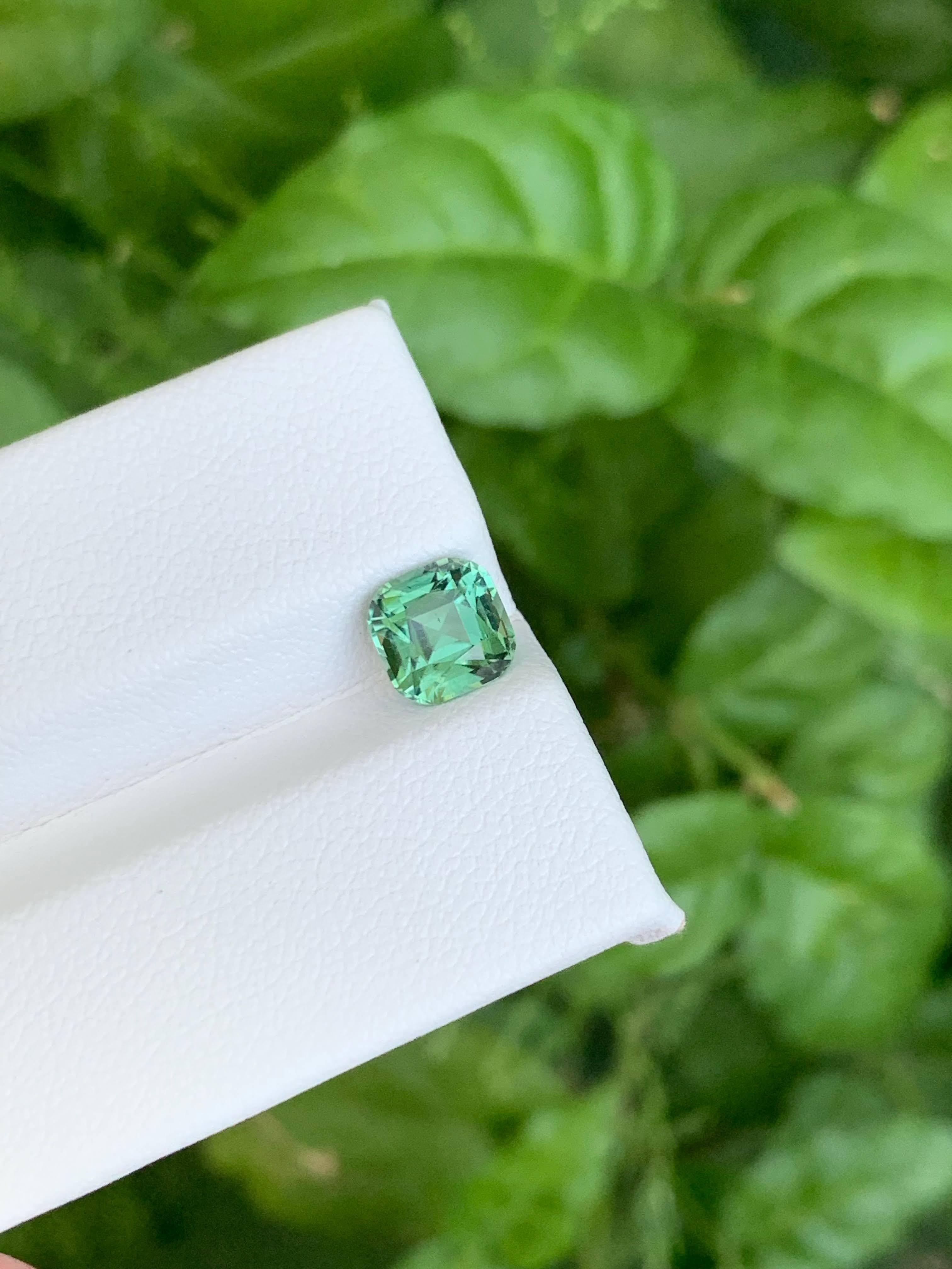 1,45 Carati di tormalina verde menta naturale sfusa con taglio a cuscino Gemma afgana in vendita 1