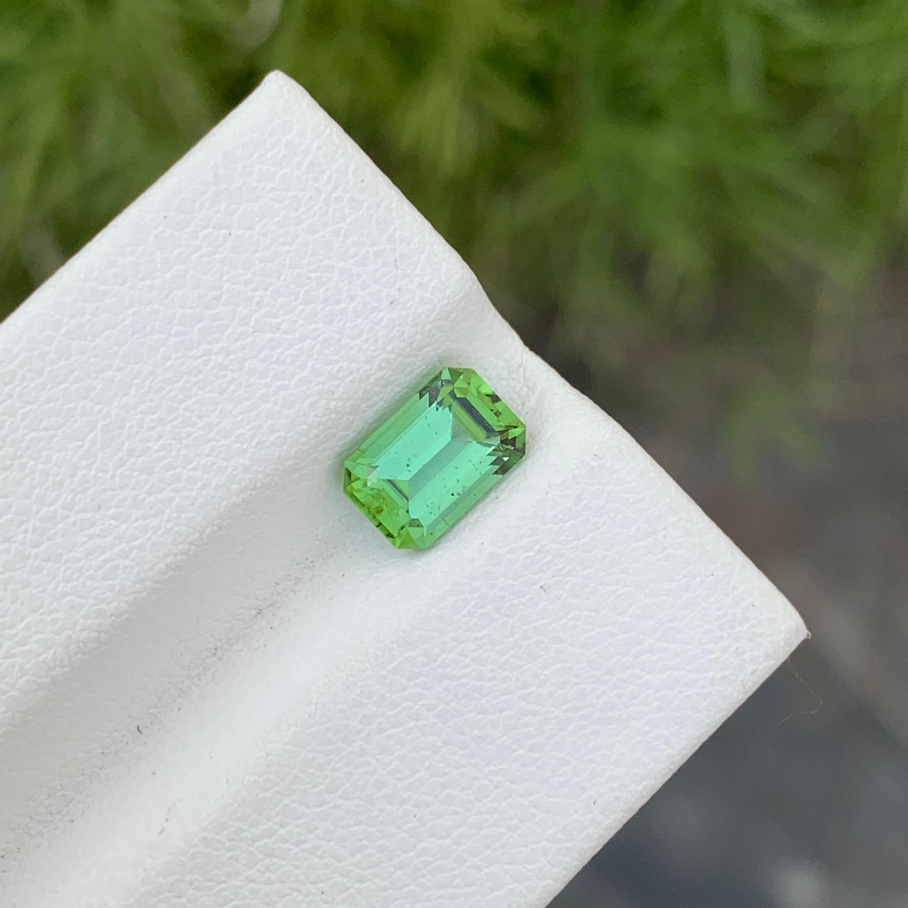 1.45 Carat Natural Loose Mint Green Tourmaline Emerald Shape Gem For Ring  In New Condition For Sale In Peshawar, PK