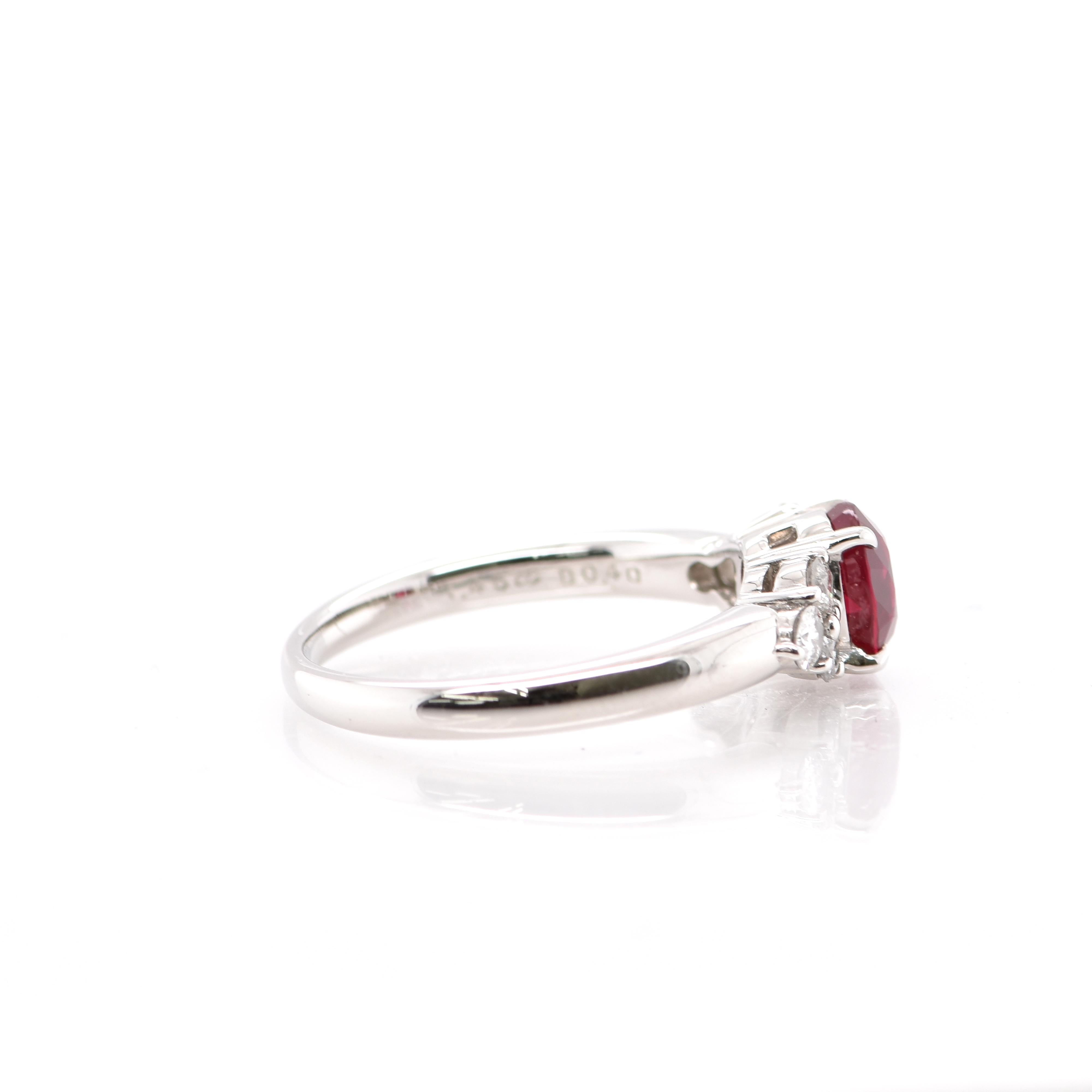 1.45 Carat Pigeon's Blood Burmese Ruby and Diamond Ring Set in Platinum In Excellent Condition In Tokyo, JP
