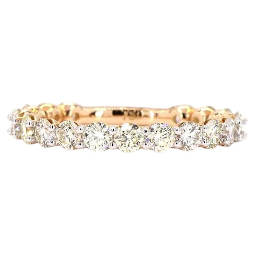 Anillo de oro con un diamante redondo de talla brillante de 1,45 quilates