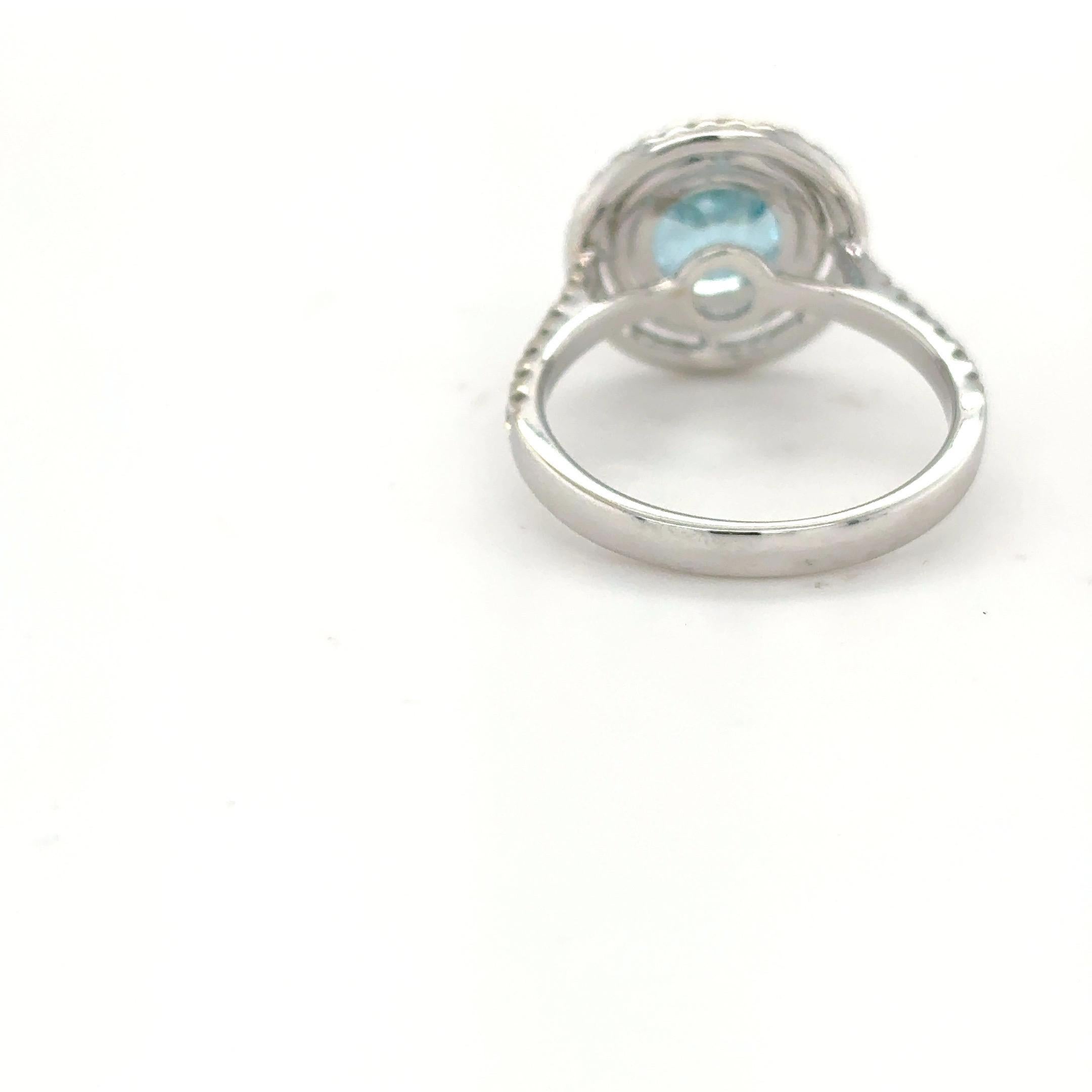 Bague à diamant aigue-marine de 1,45 carat à taille ronde en vente 4