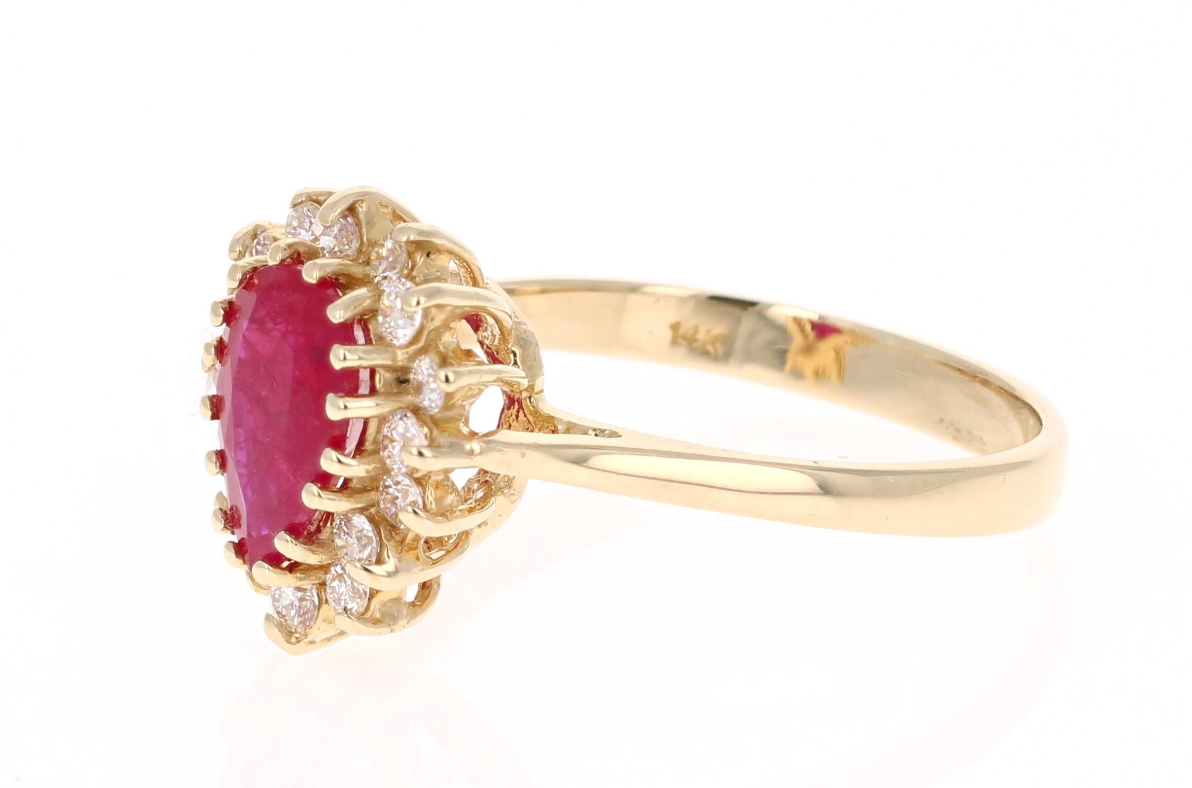 Modern 1.45 Carat Ruby Diamond 14 Karat Yellow Gold Ring For Sale