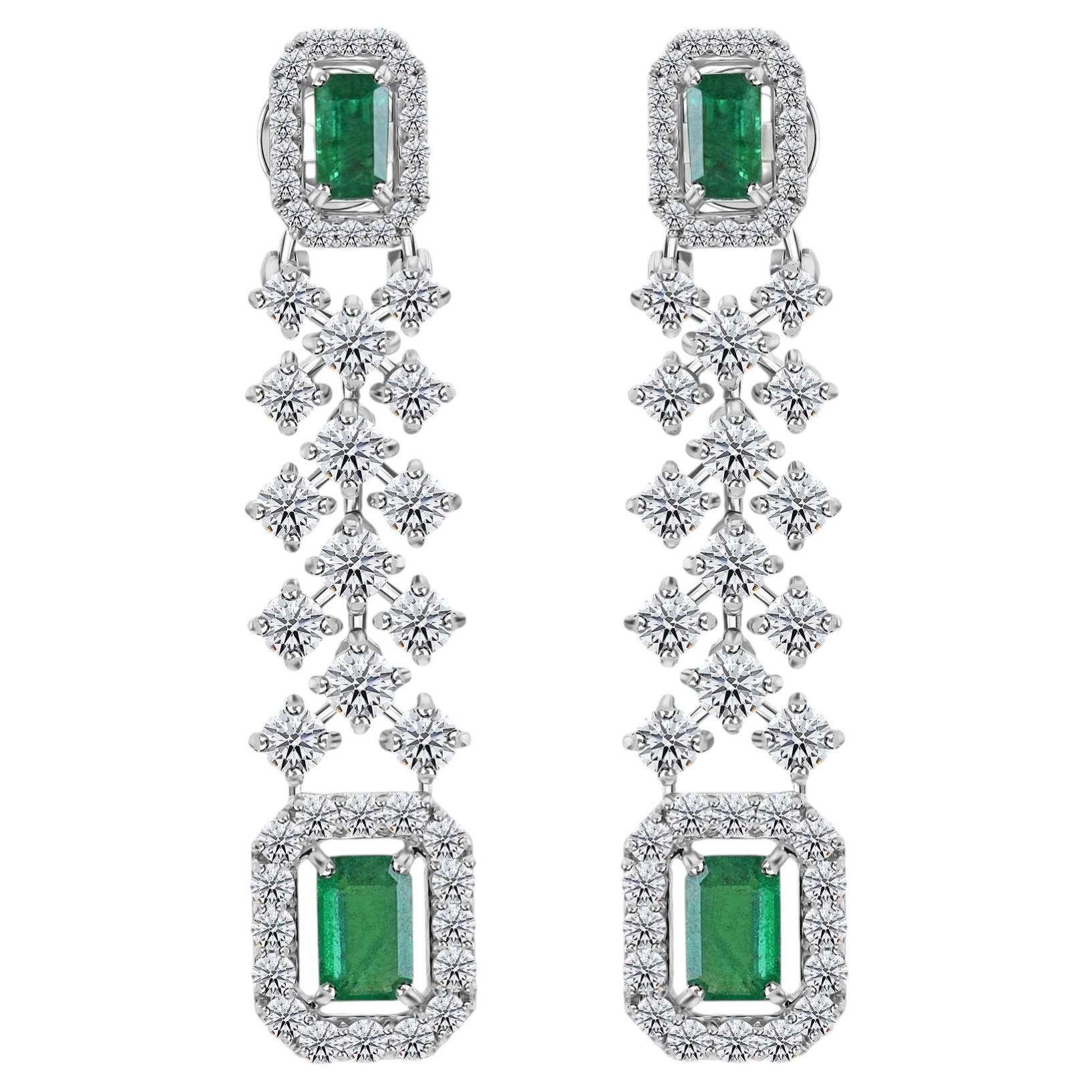 Pendientes de diamantes SI/H de 1,45 quilates Esmeralda de Zambia de 2,79 quilates Oro blanco de 18 quilates