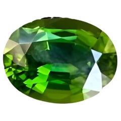 Pierre précieuse naturelle de Tanzanie, tourmaline chromée vert vif taille ovale de 1,45 carat