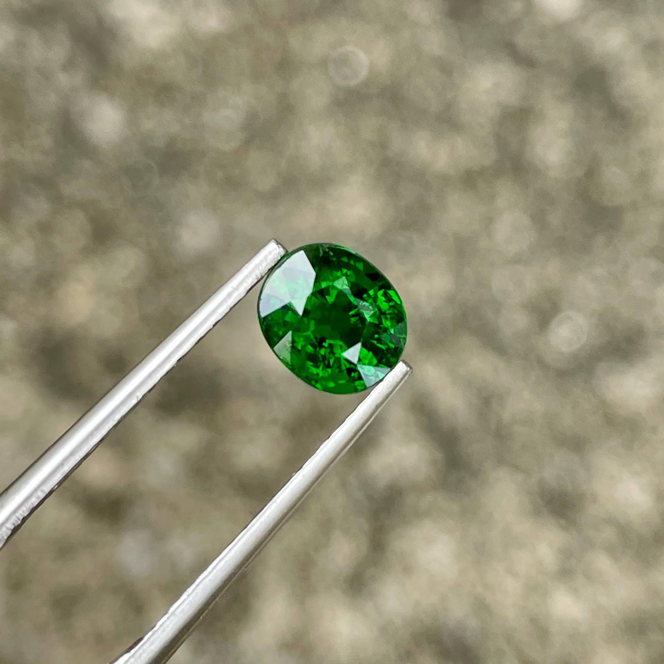 Weight: 1.45 carats
Dimensions 7x5.9x4.5 mm
Clarity SI
Origin Kenya
Treatment None
Shape Oval
Cut Classic Oval



This exquisite 1.45 carat Tsavorite Garnet is a captivating example of nature's beauty, featuring a vivid rich green hue that