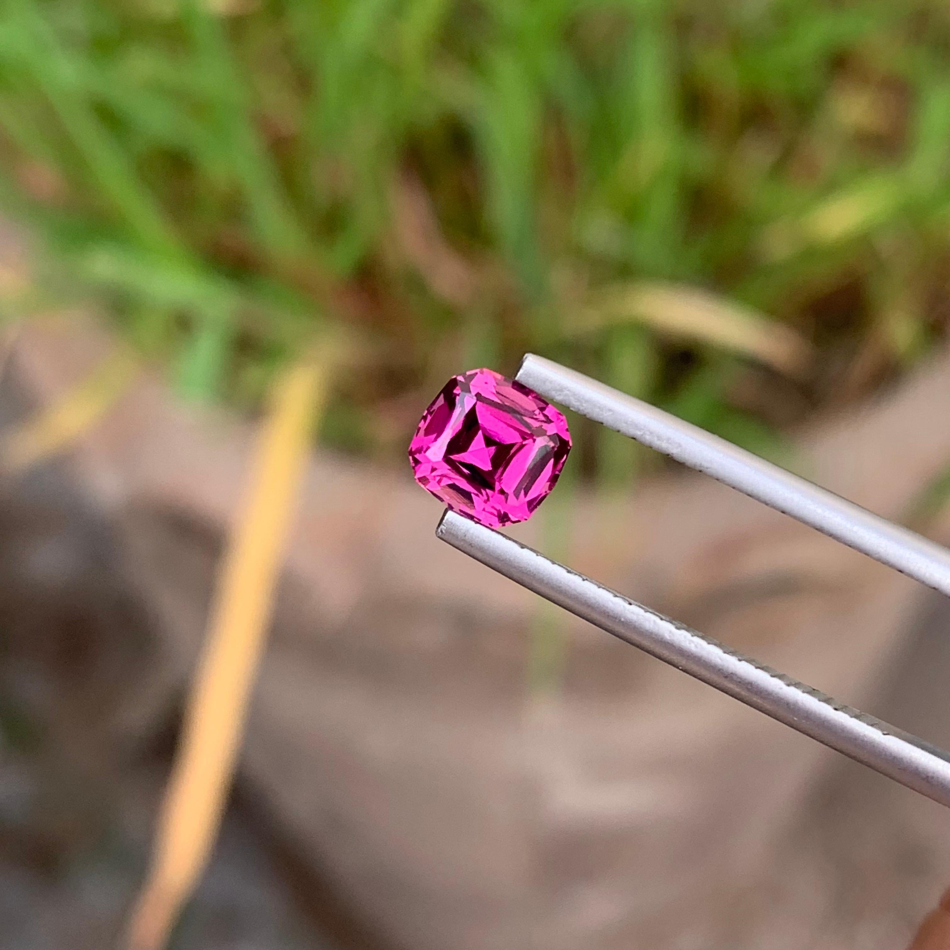 1.45 Carats Natural Loose Rhodolite Garnet Ring Gem Cushion Cut In New Condition For Sale In Peshawar, PK