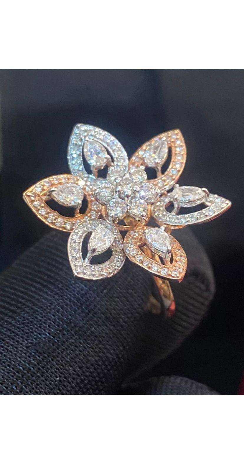 1.45 Carats Pear Round Shape Diamonds Floral  Gold Engagement Ring In New Condition For Sale In Massafra, IT