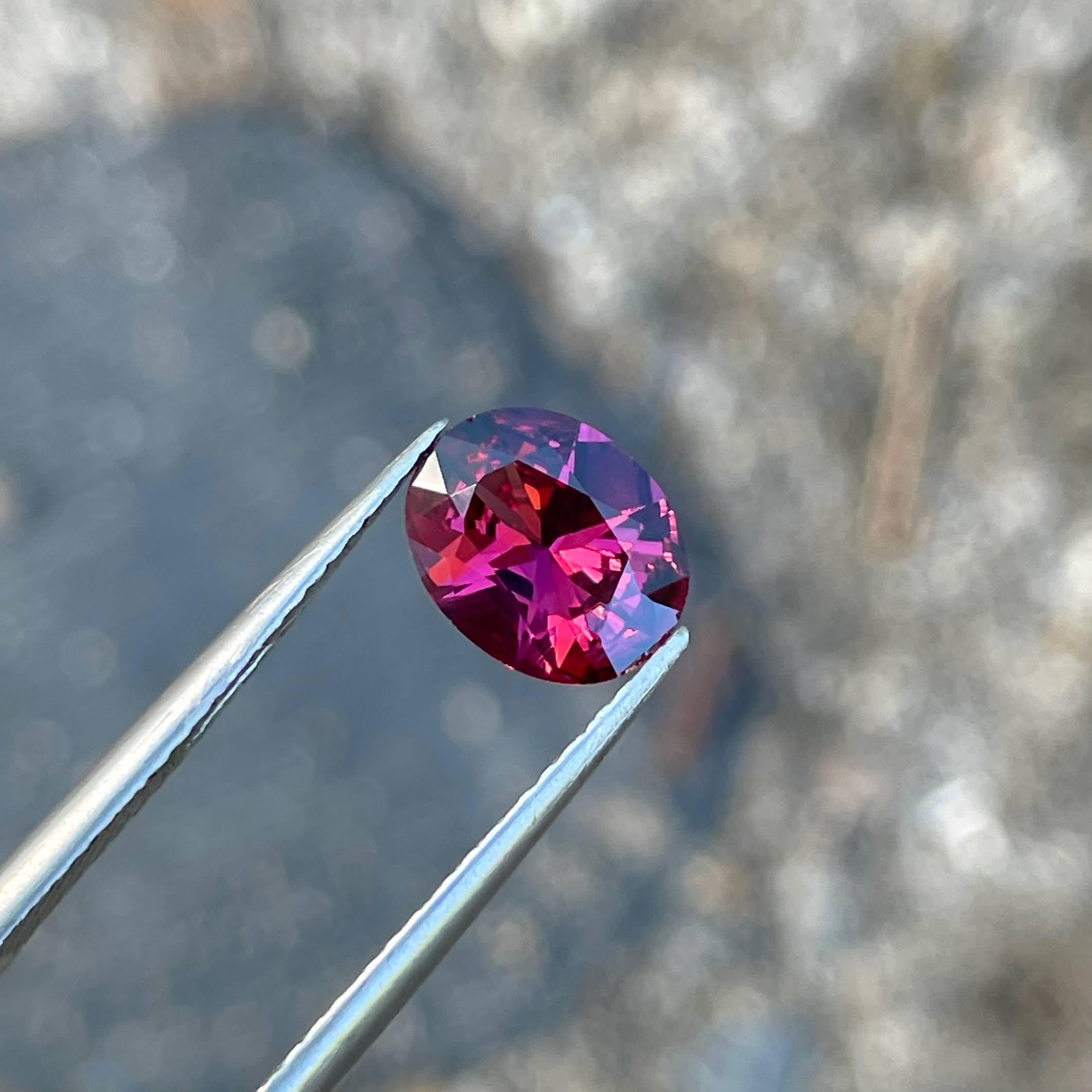Weight 1.45 carats 
Dimensions 8.25x6.60x3.70 mm
Treatment none 
Origin Tanzania 
Clarity VVs
Shape oval 
Cut fancy oval 



The Pinkish Red Garnet Stone is a radiant gem of exquisite beauty, boasting a weighty 1.45 carats. Cut into a mesmerizing