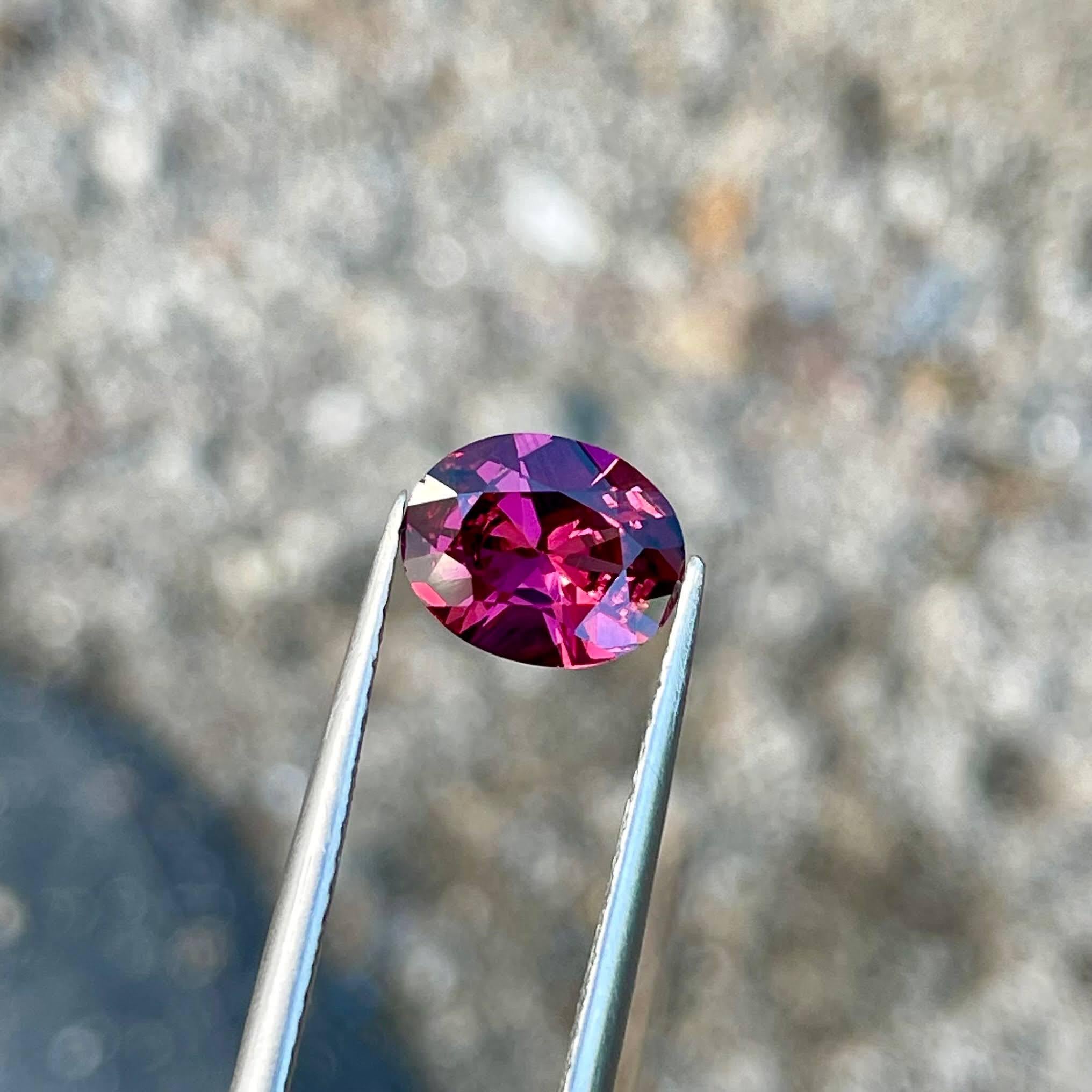 Modern 1.45 Carats Pinkish Red Loose Garnet Stone Oval Cut Natural Tanzanian Gemstone For Sale