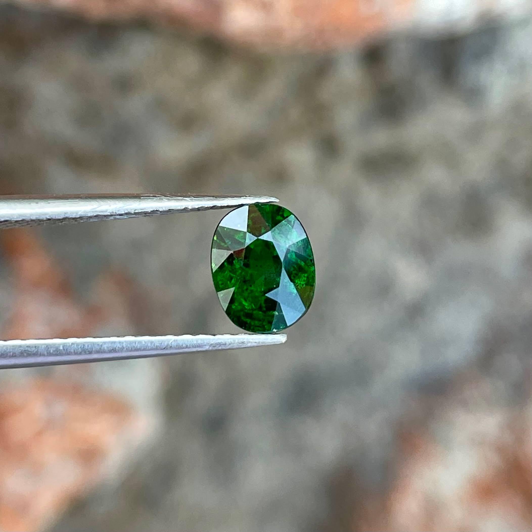 Modern 1.45 Carats Rich Green Tsavorite Garnet Oval Cut Natural Gemstone From Kenya For Sale