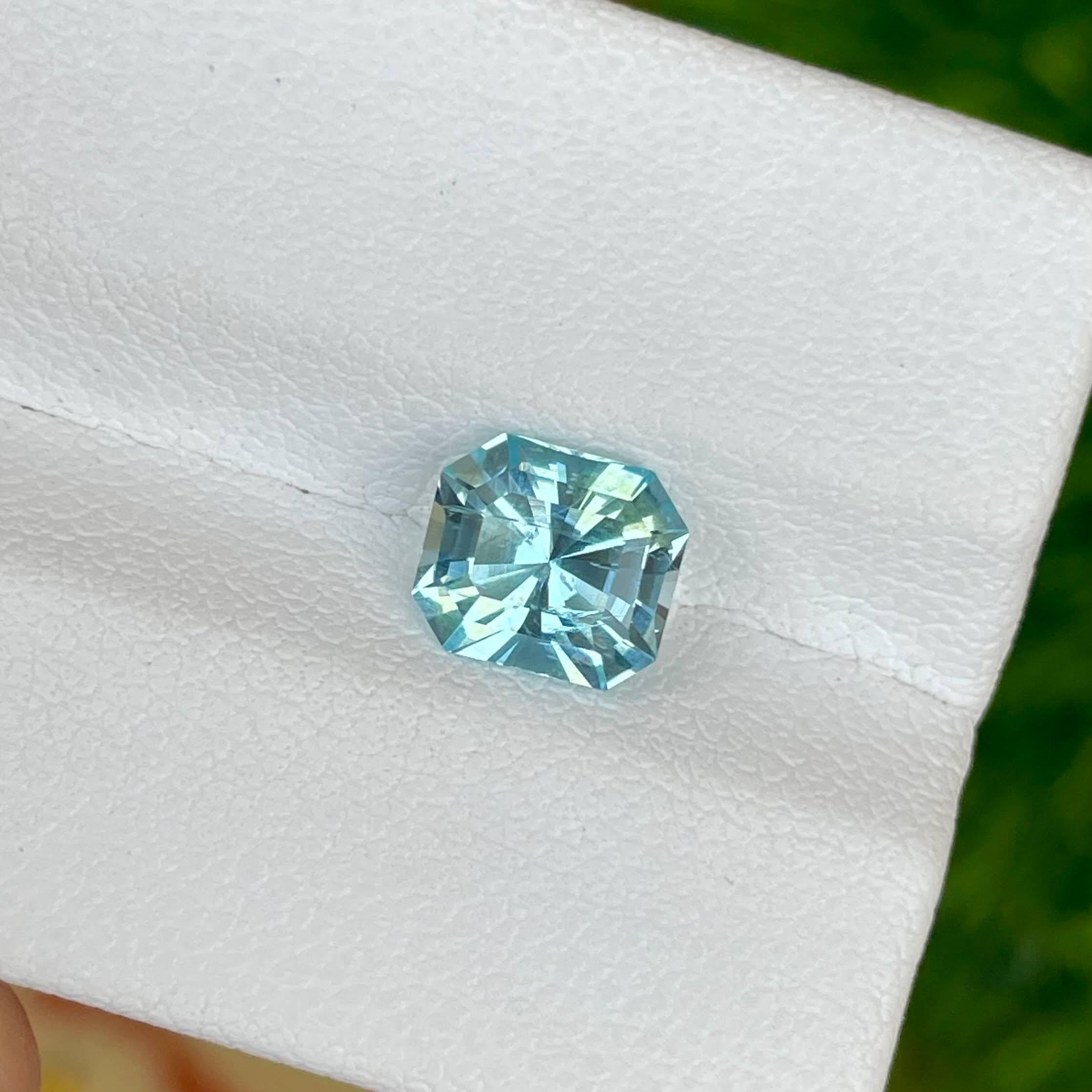 1,45 Karat meerblauer Aquamarin im Präzisionsschliff Natürlicher nigerianischer Edelstein (Moderne) im Angebot
