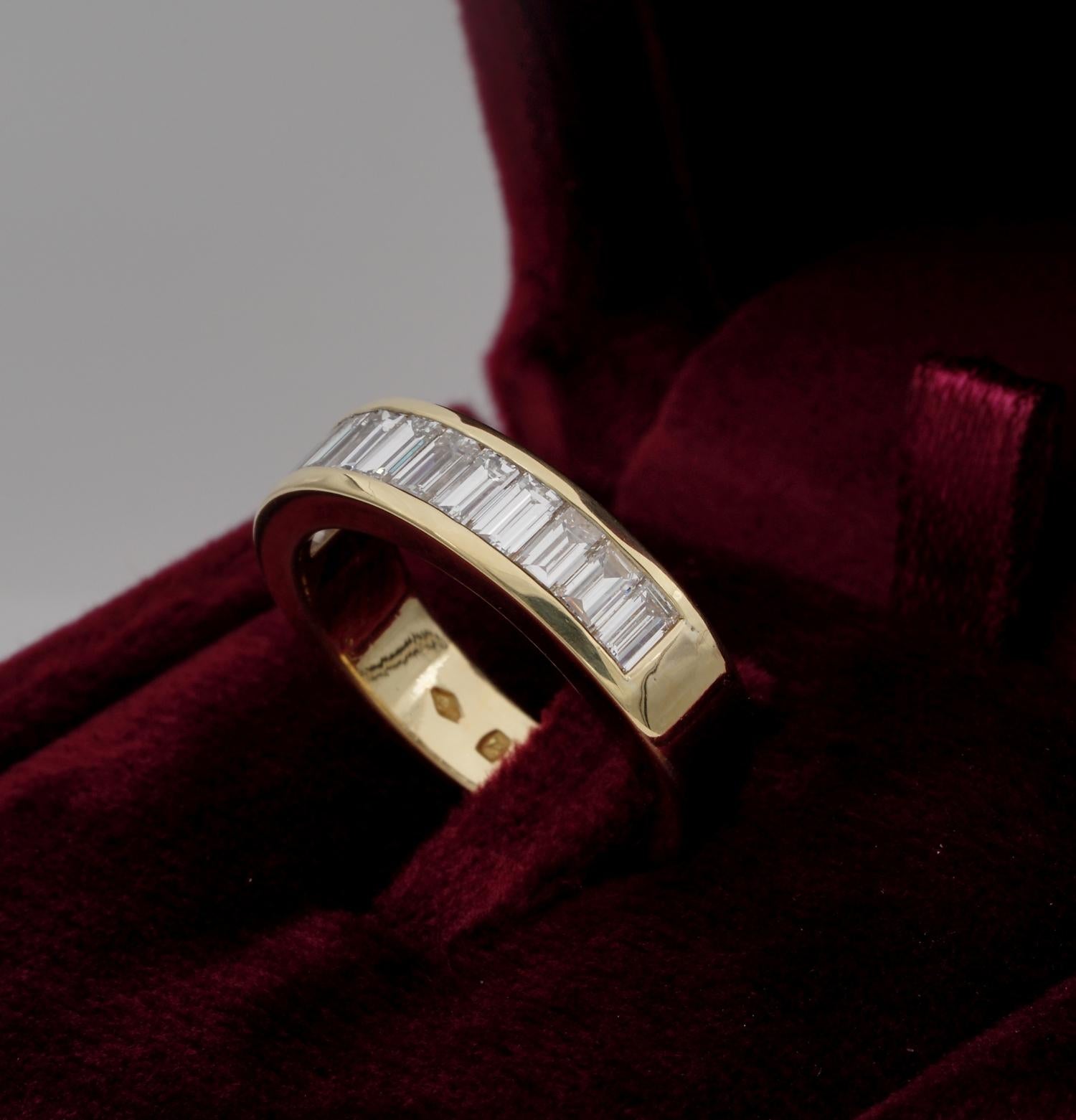 da uomo o donna Anello a mezza eternità con diamante Baguette F IF da 1.60 carati in vendita