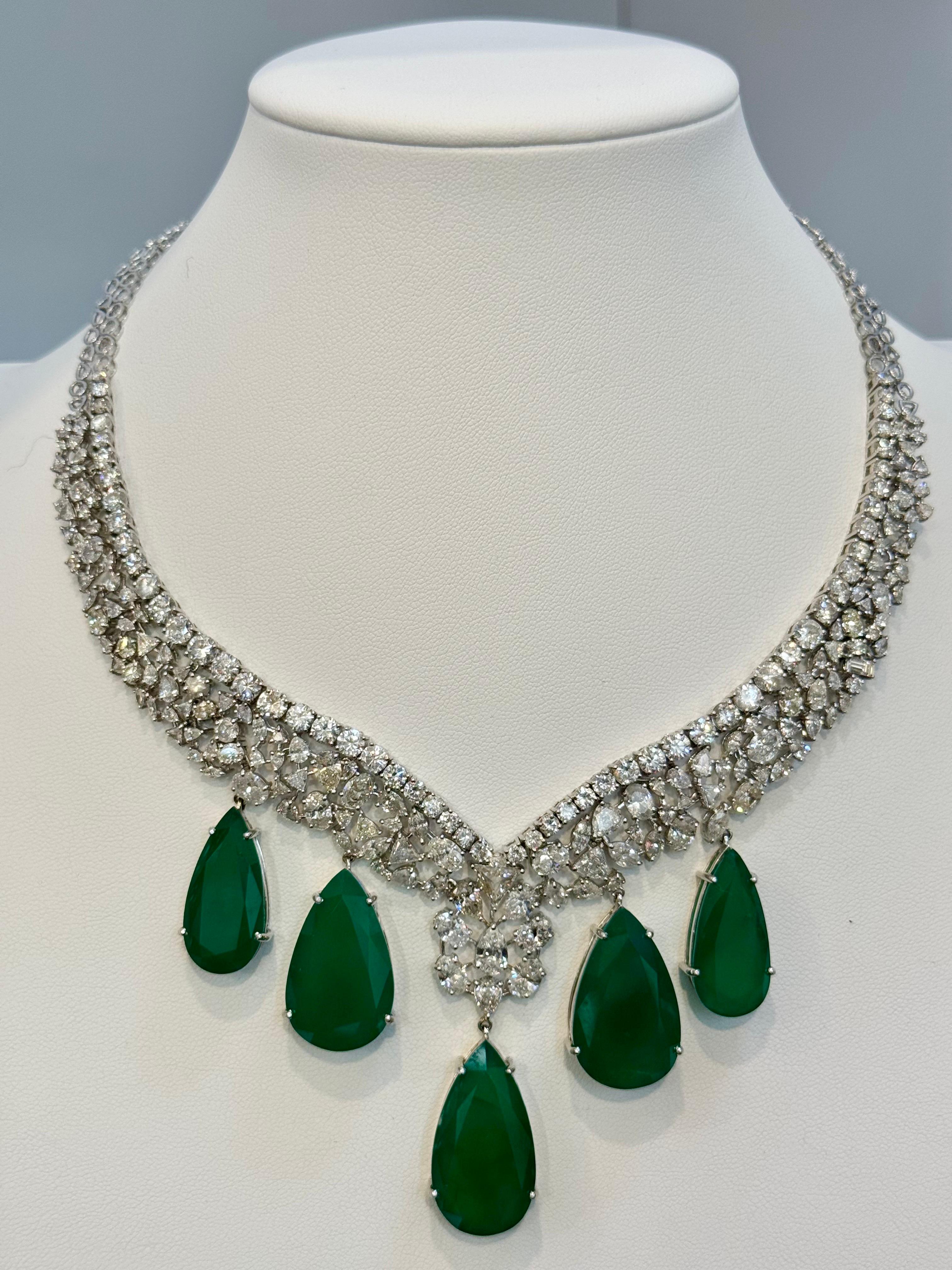 GIA-zertifiziert 145 Karat russischer unbehandelter Smaragd & 45 Karat Diamant-Halskette Suite im Angebot 4