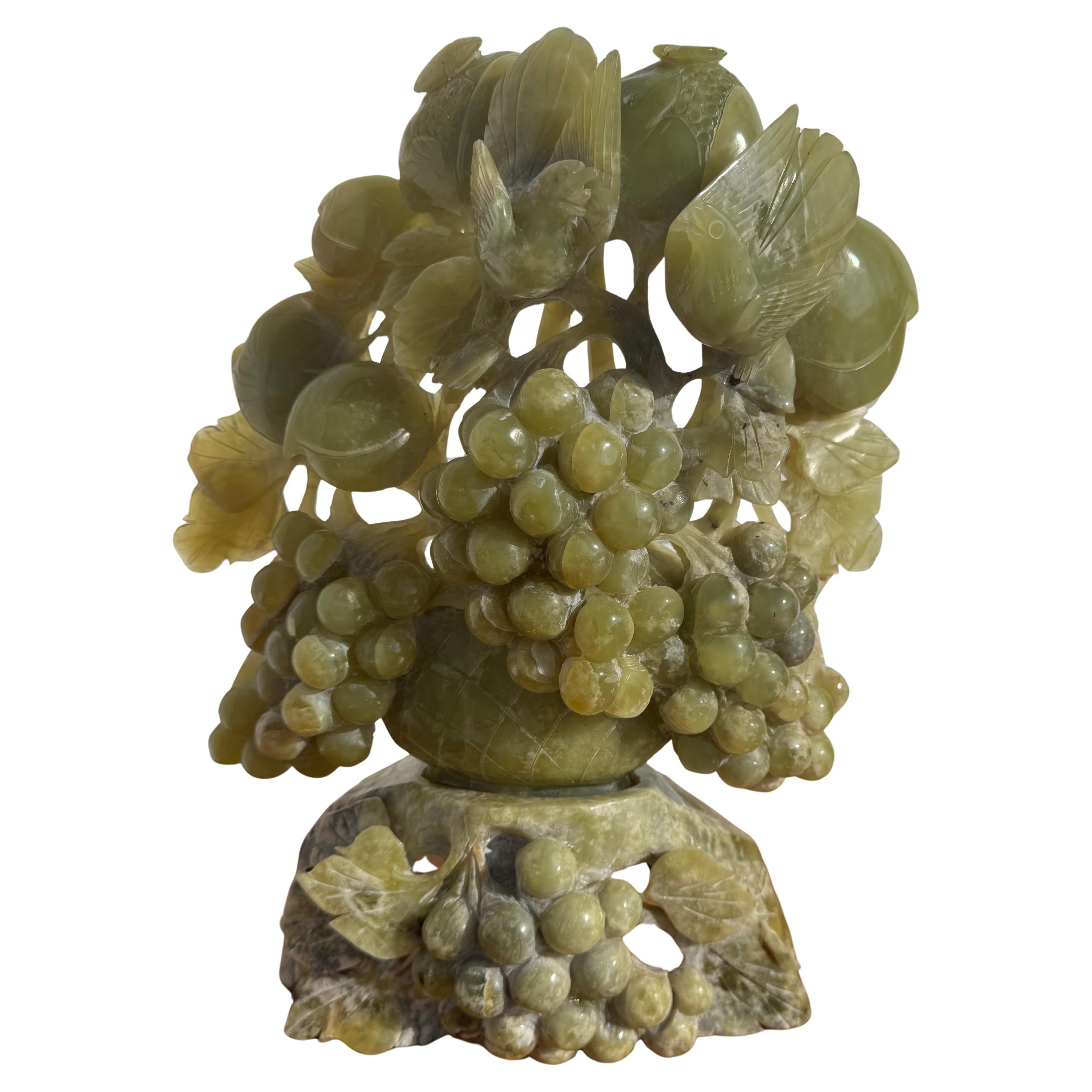 14.5" Jade 2 piece Sculpture of Grapes and Birds en vente