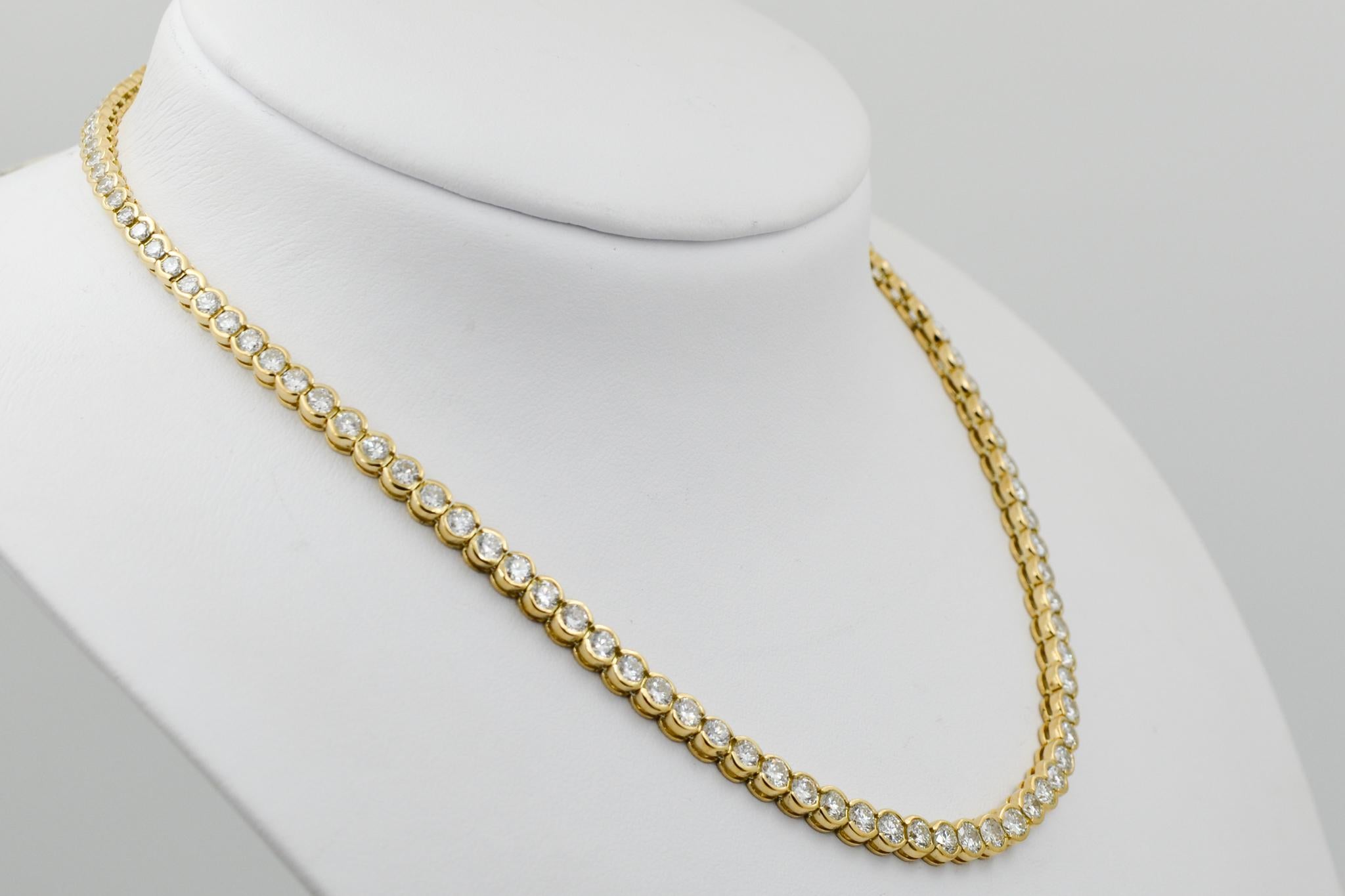14.50 Carat Diamond and 18 Karat Yellow Gold Line Riviera Necklace In Good Condition In Dallas, TX