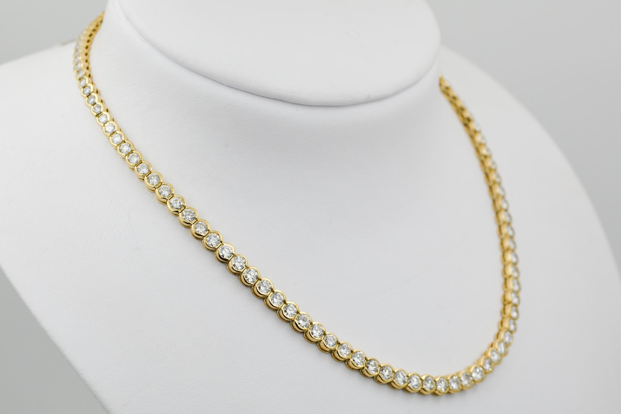 Women's or Men's 14.50 Carat Diamond and 18 Karat Yellow Gold Line Riviera Necklace