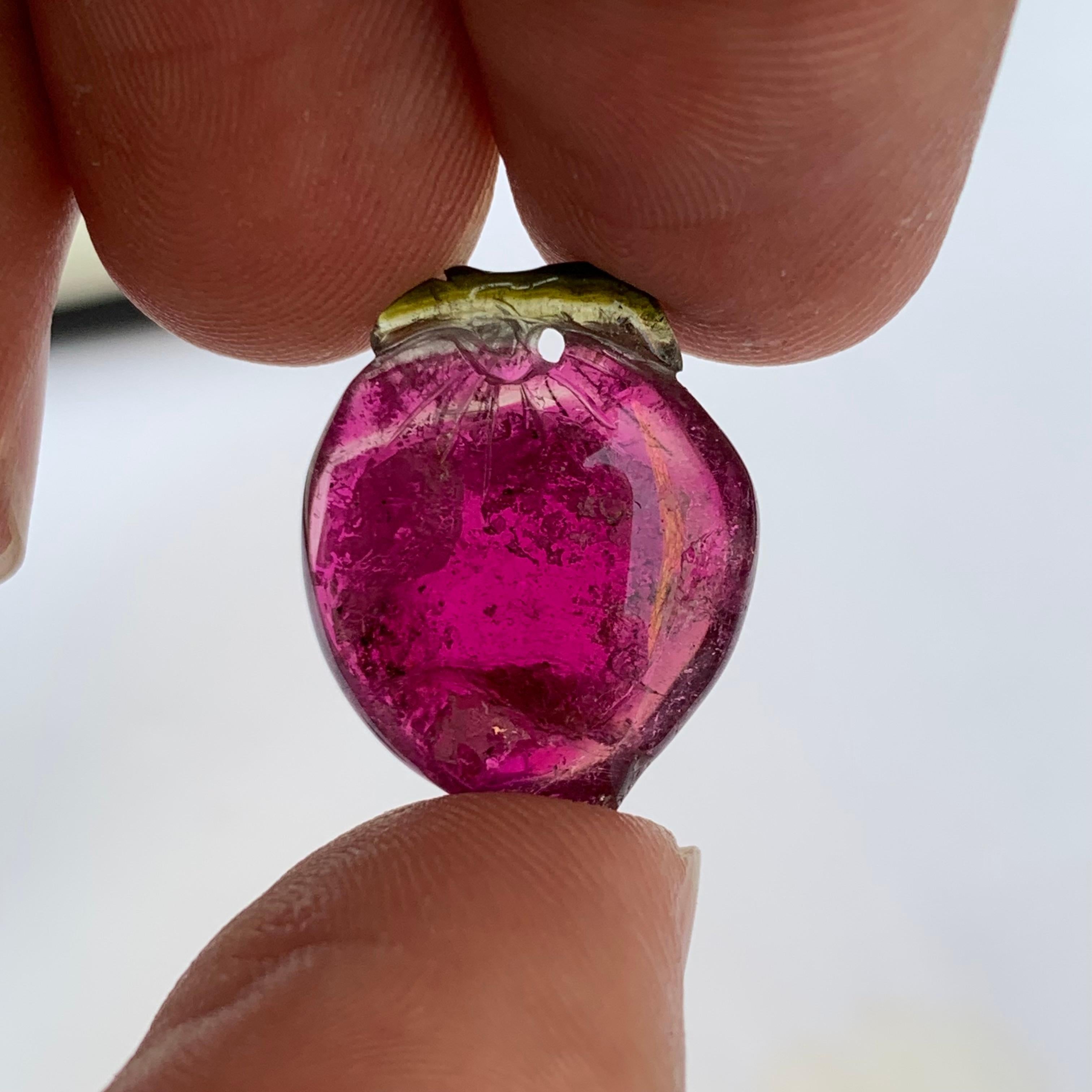 Lovely Faceted Strawberry Shape Watermelon Tourmaline Drilled Carving From Africa
WEIGHT: 14.50 Carat
DIMENSIONS: 1.98 x 1.64 x 0.63 Cm
ORIGIN: Madagascar, Africa
Shape: Strawberry 
Type : Carving
TREATMENT: None

Tourmaline is an extremely