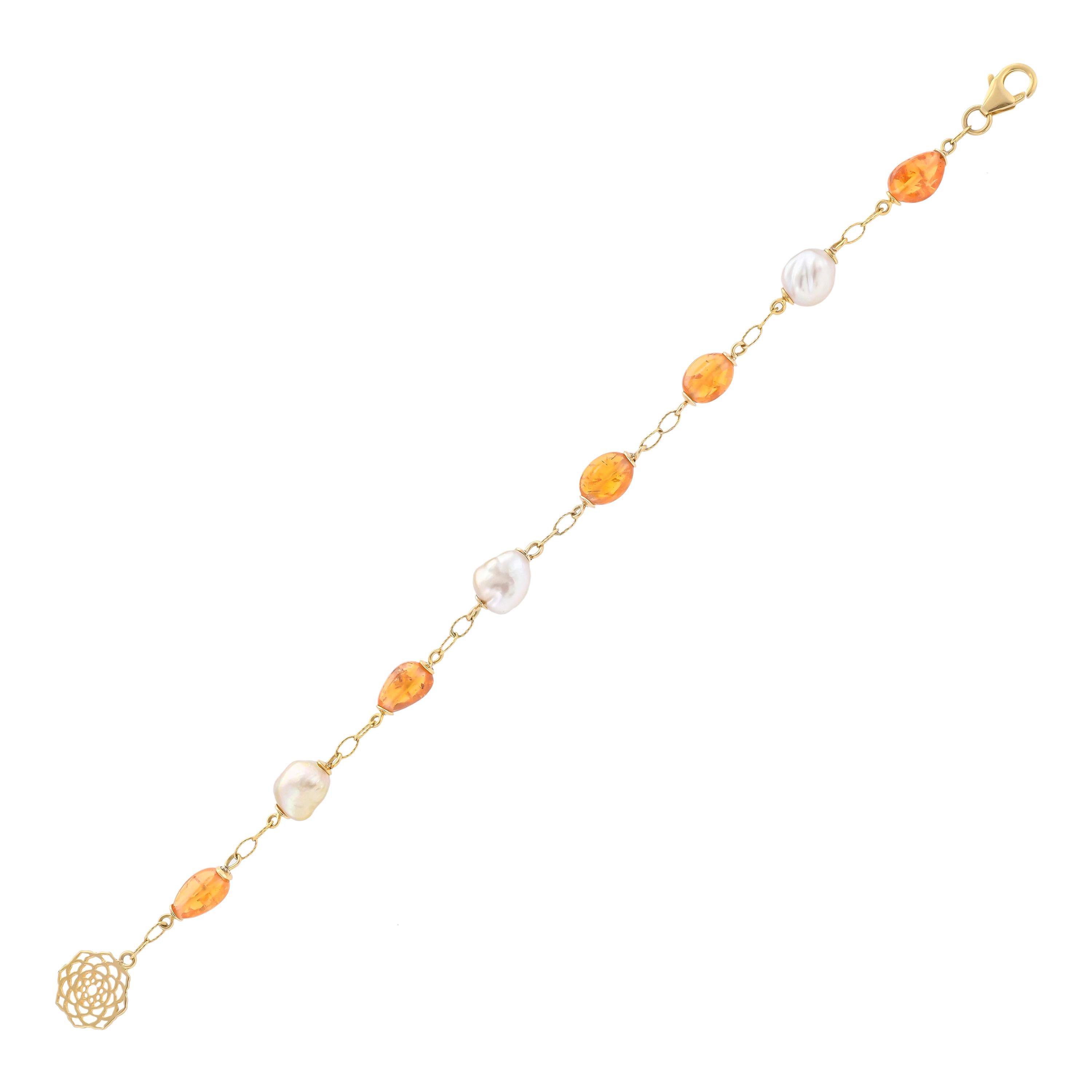 14.50 Carat Mandarin Garnet South Sea Pearl 18 Karat Yellow Gold Bracelet For Sale