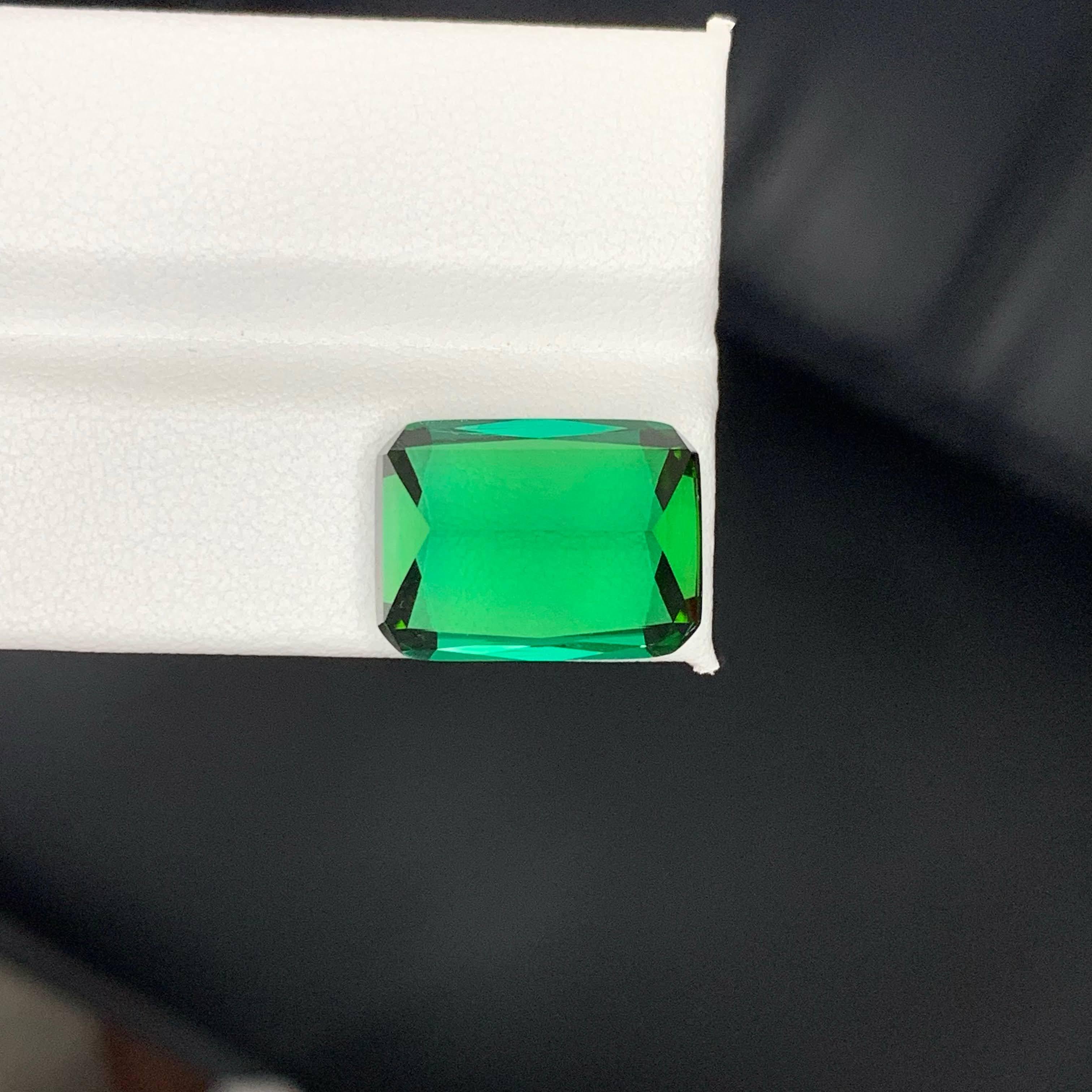 Moderno 14.50 carati di tormalina blu verdastra naturale sfusa con taglio a cuscino Gemma afgana in vendita