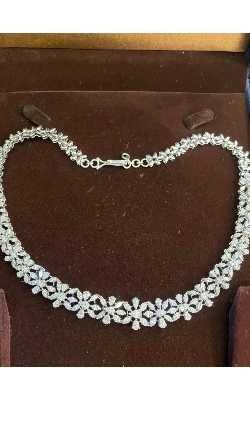14.50 Carats Natural Diamonds Flowers Gold Necklace For Sale 6