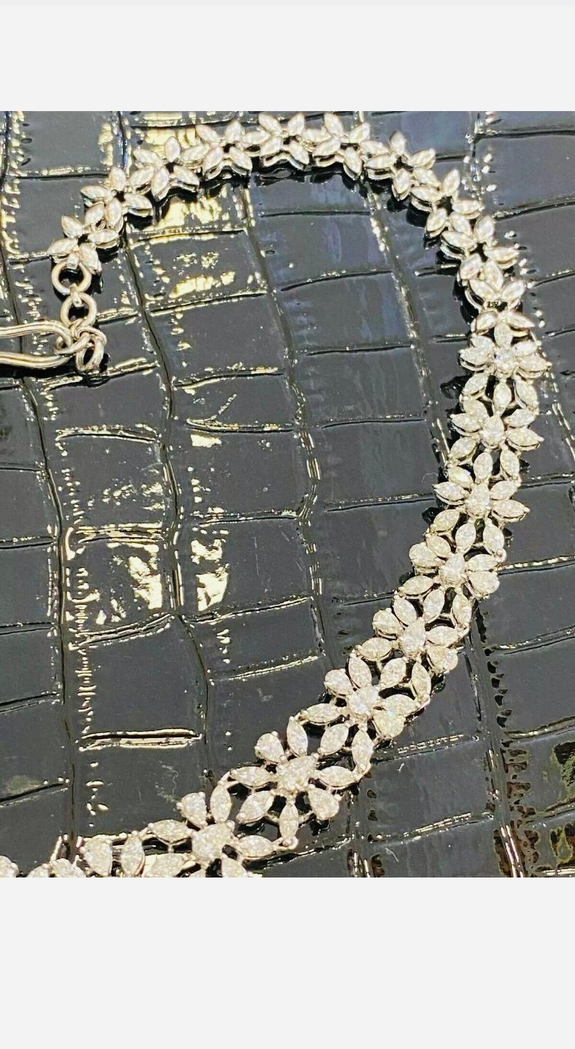 Mixed Cut 14.50 Carats Natural Diamonds Flowers Gold Necklace For Sale