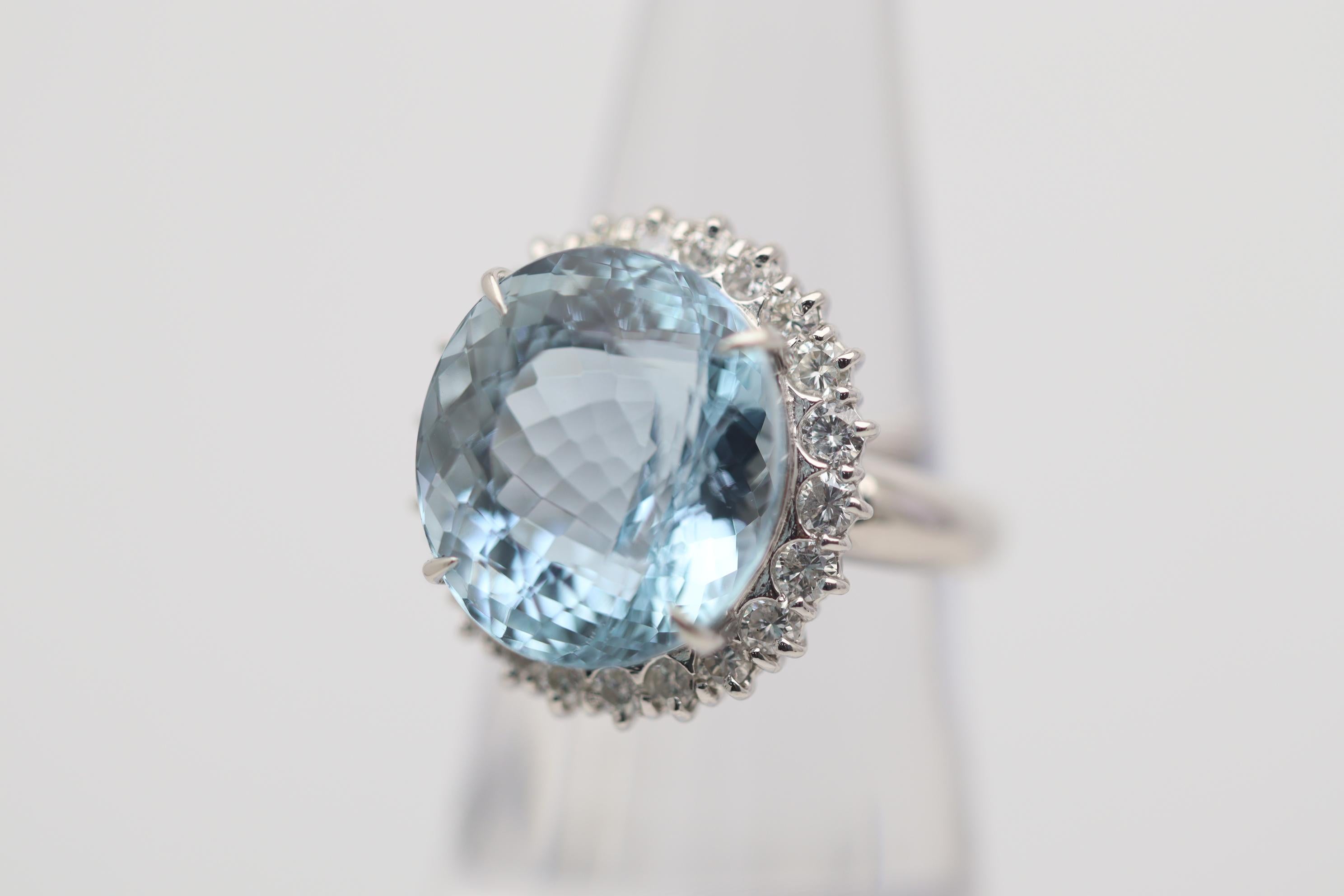Brilliant Cut 14.52 Carat Aquamarine Diamond Halo Platinum Ring For Sale