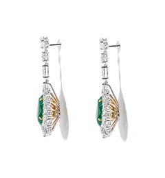 14.54 Carat Pear Shape Emerald with 6.76 Carat Diamonds Chandelier Earrings