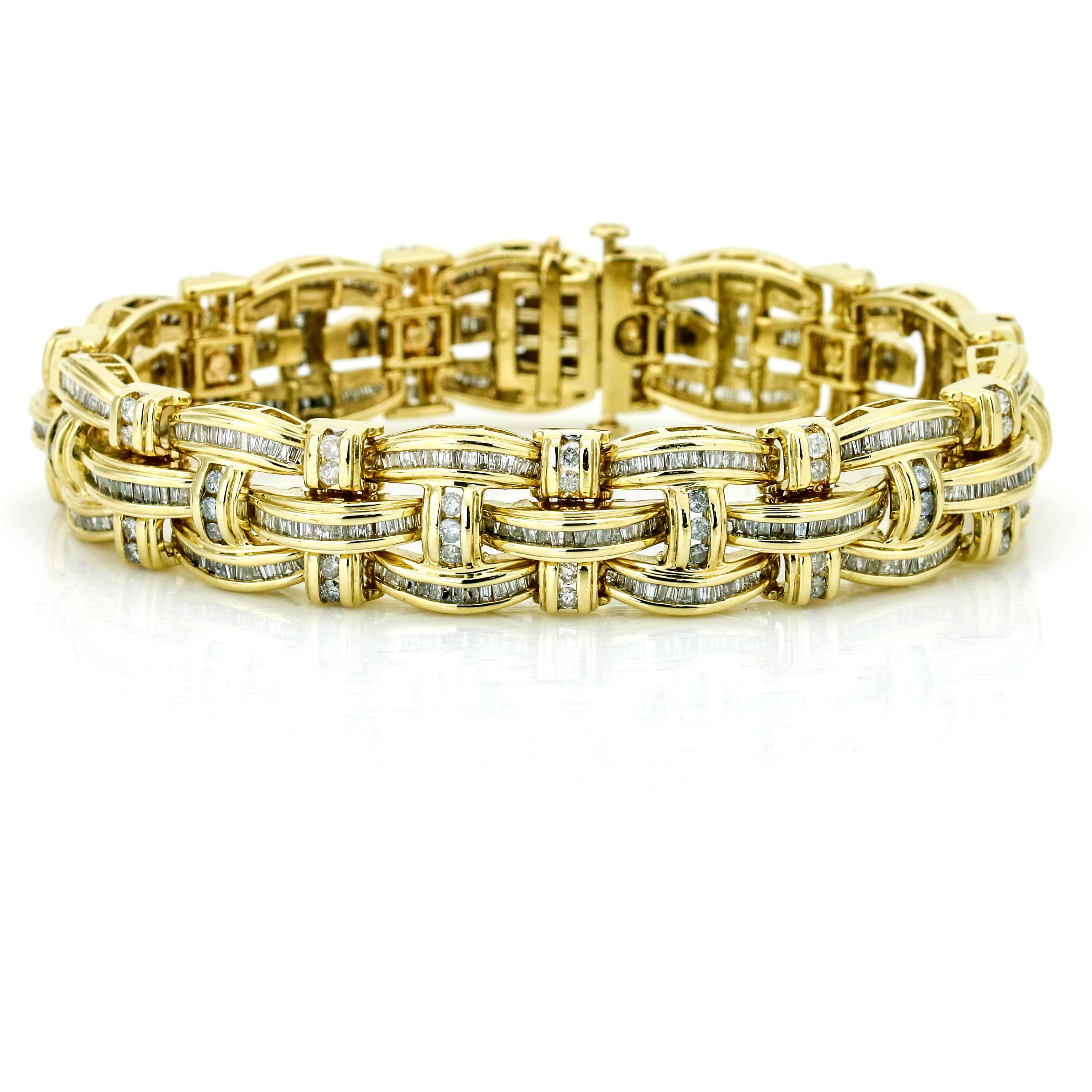 Contemporary 14.55 Carat 14 Karat Yellow Gold Diamond Men's Link Bracelet For Sale