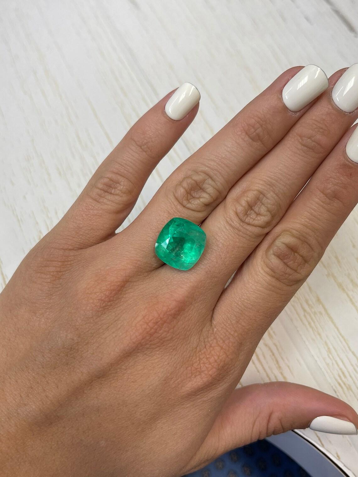 14.55 Carat Medium Green Colombian Emerald - Cushion Cut May Birthstone Gem For Sale 3