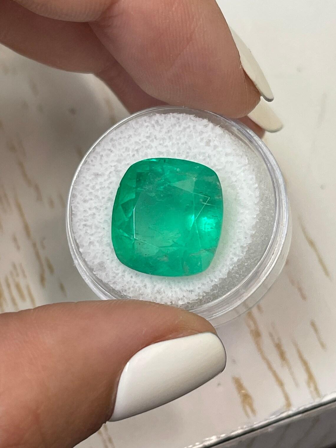 Modern 14.55 Carat Medium Green Colombian Emerald - Cushion Cut May Birthstone Gem For Sale