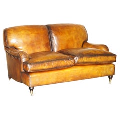 145CM WIDE FULLY RESTORED BROWN LEATHER HOWARD & SON STYLE SOFA PART OF SUiTE