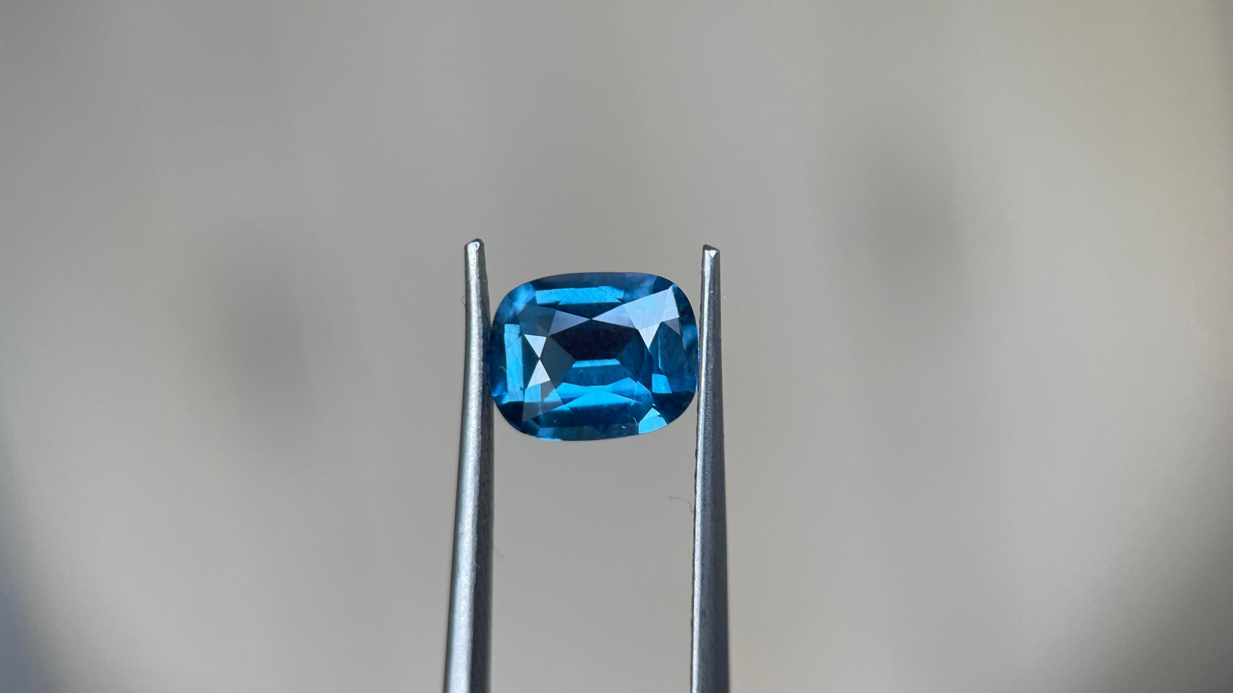 Cushion Cut 1.45ct Greenish Blue Spinel, bright Teal blue spinel (7.7x6.1x3.7mm) For Sale